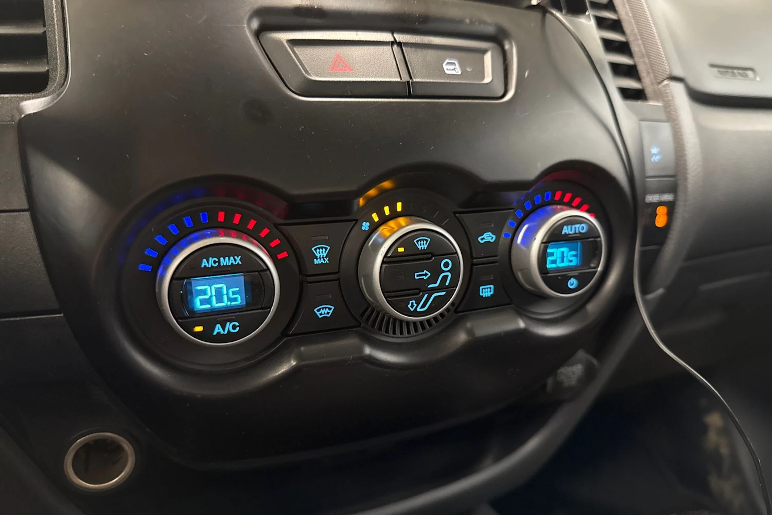 harmaa Ford Ranger 2014 kuva 23.