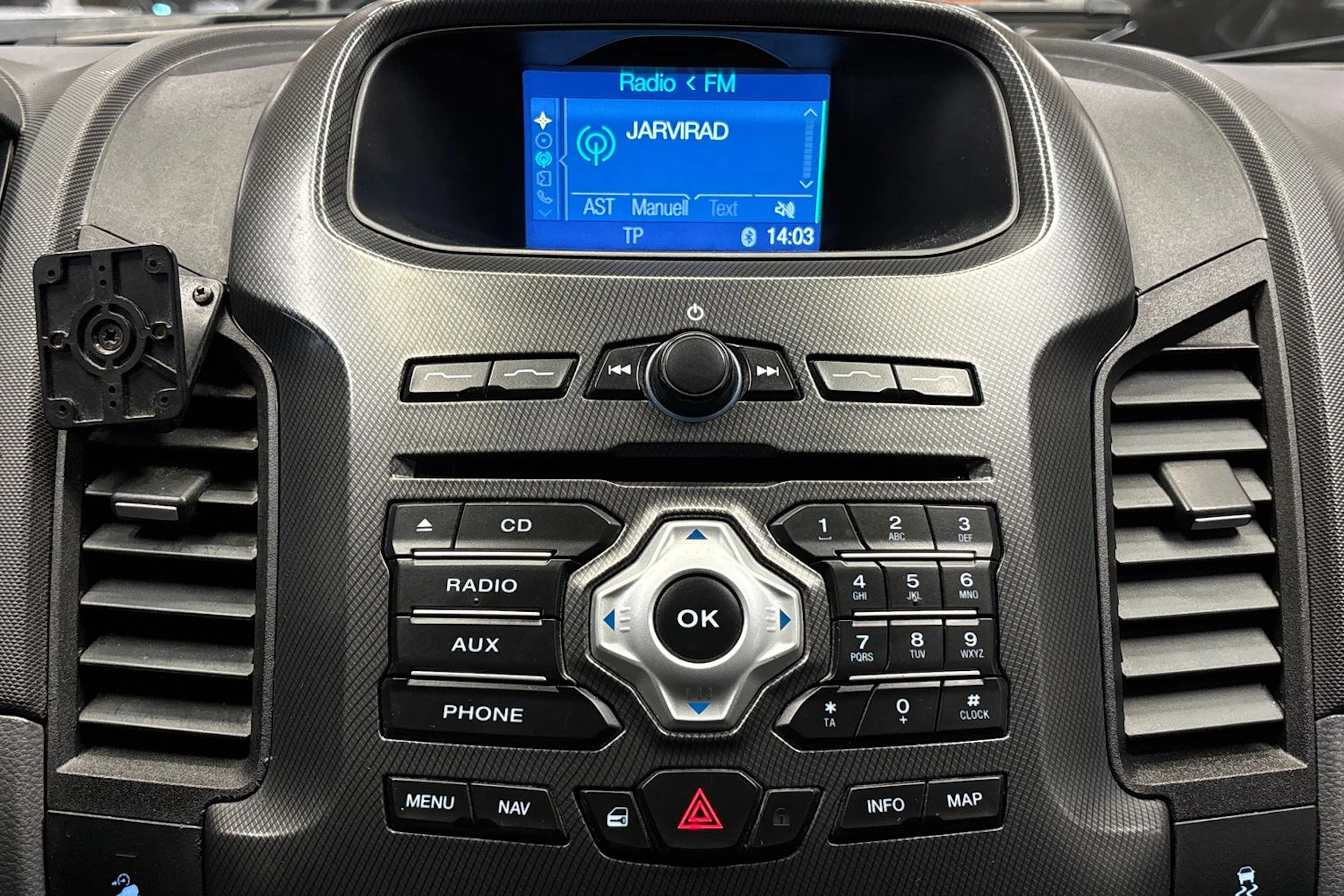valkoinen Ford Ranger 2014 kuva 18.