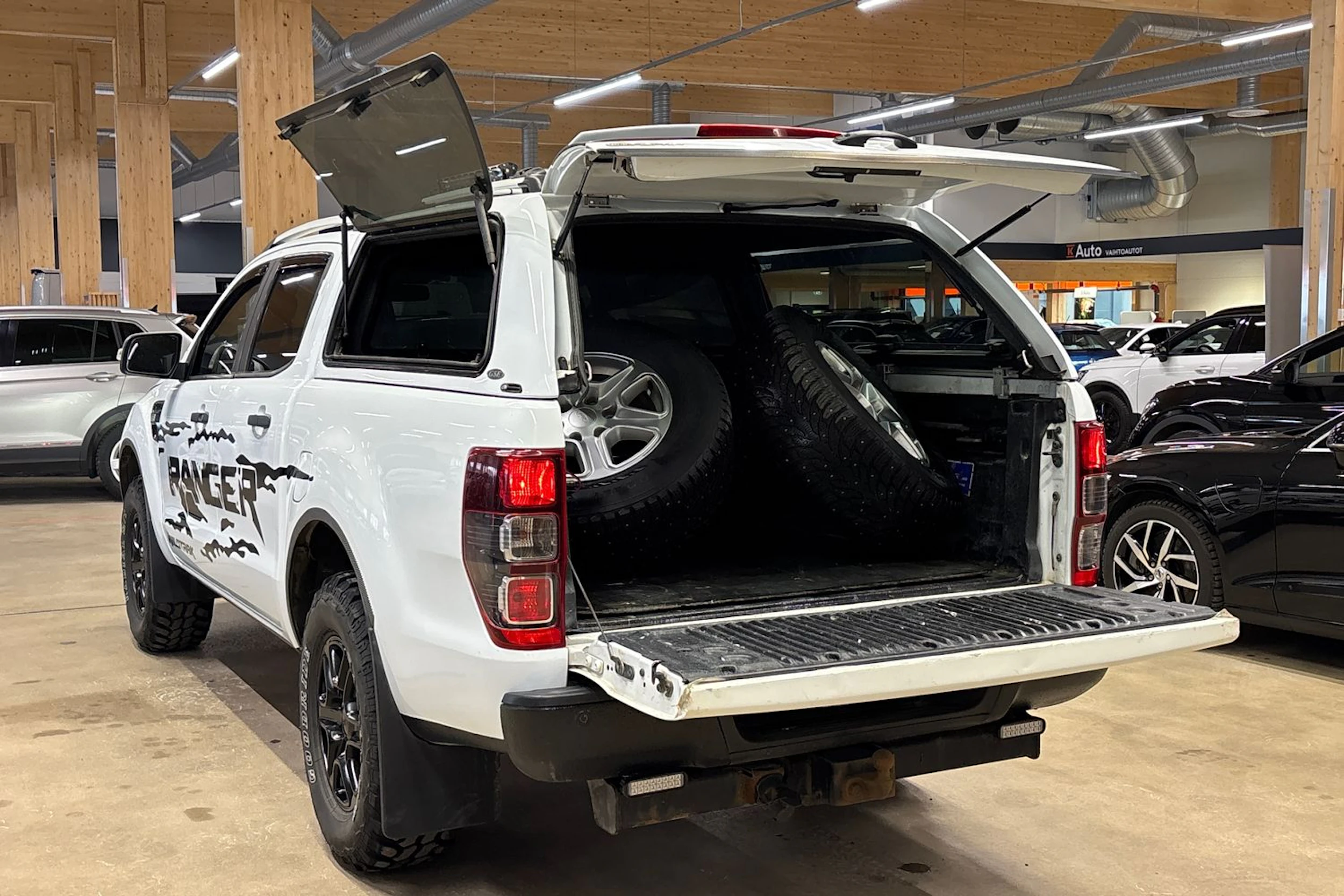 valkoinen Ford Ranger 2014 kuva 23.
