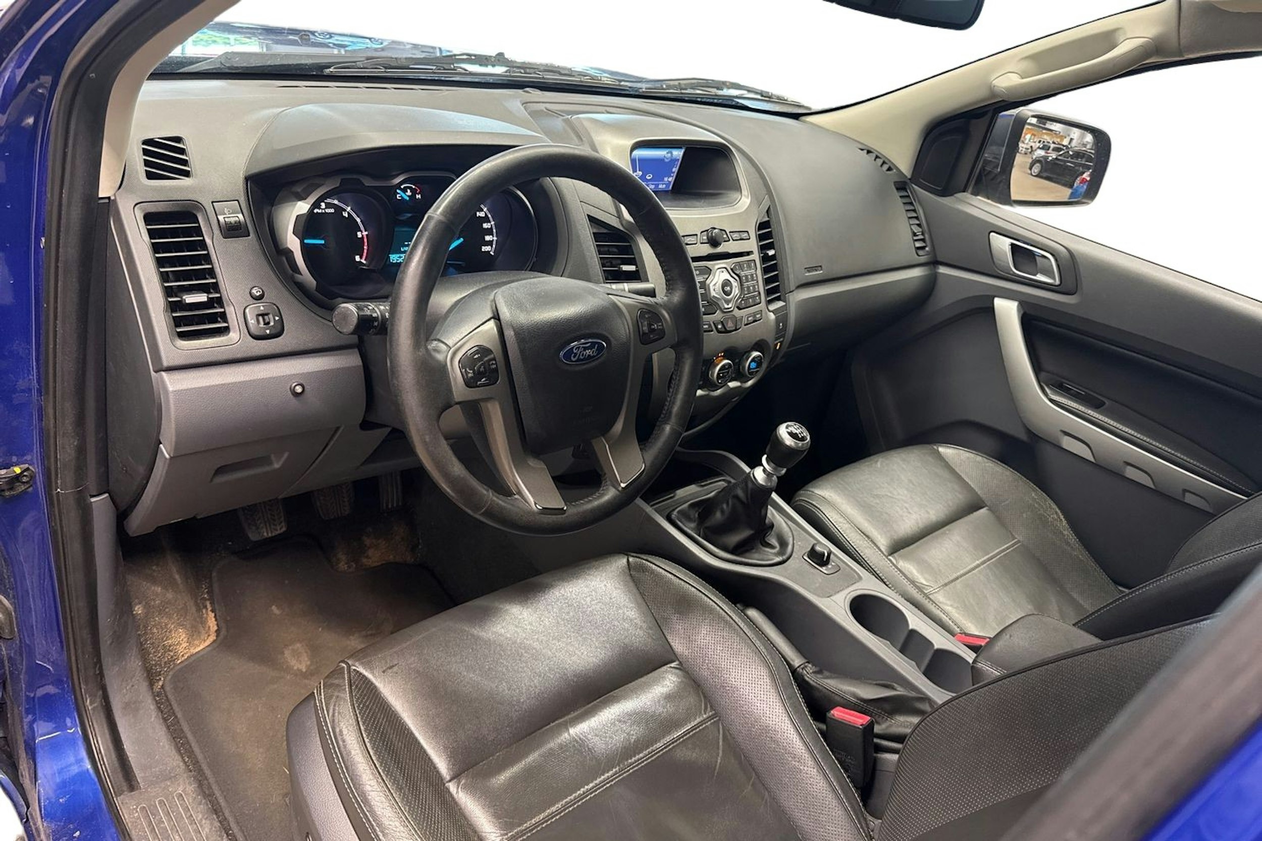 sininen Ford Ranger 2015 kuva 3.