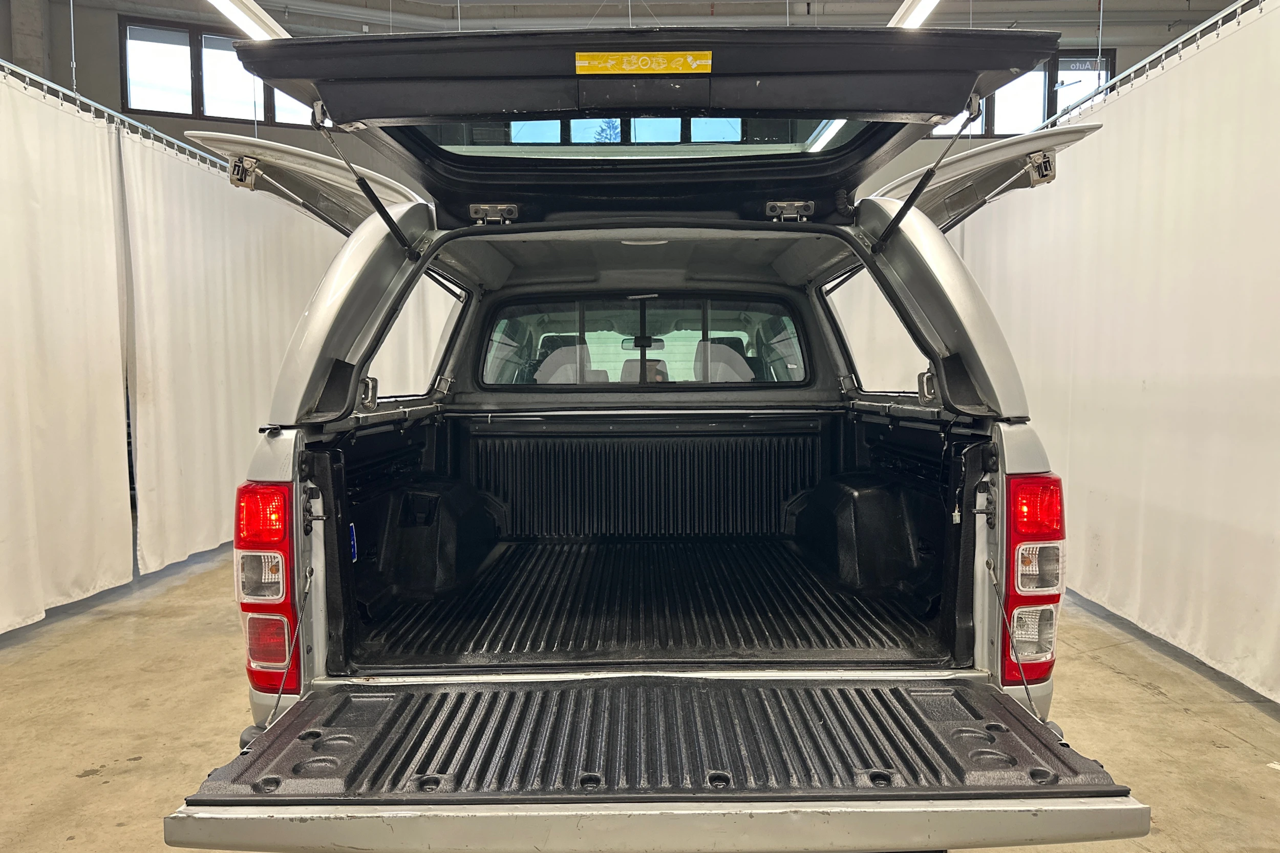 harmaa Ford Ranger 2015 kuva 20.