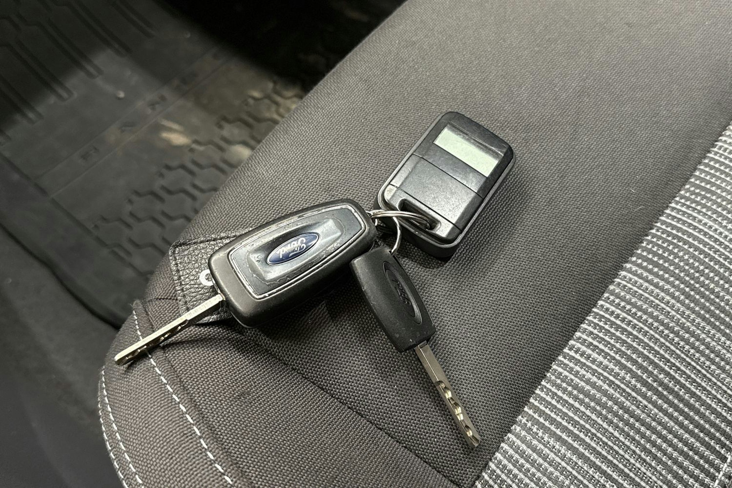 valkoinen Ford Ranger 2015 kuva 24.
