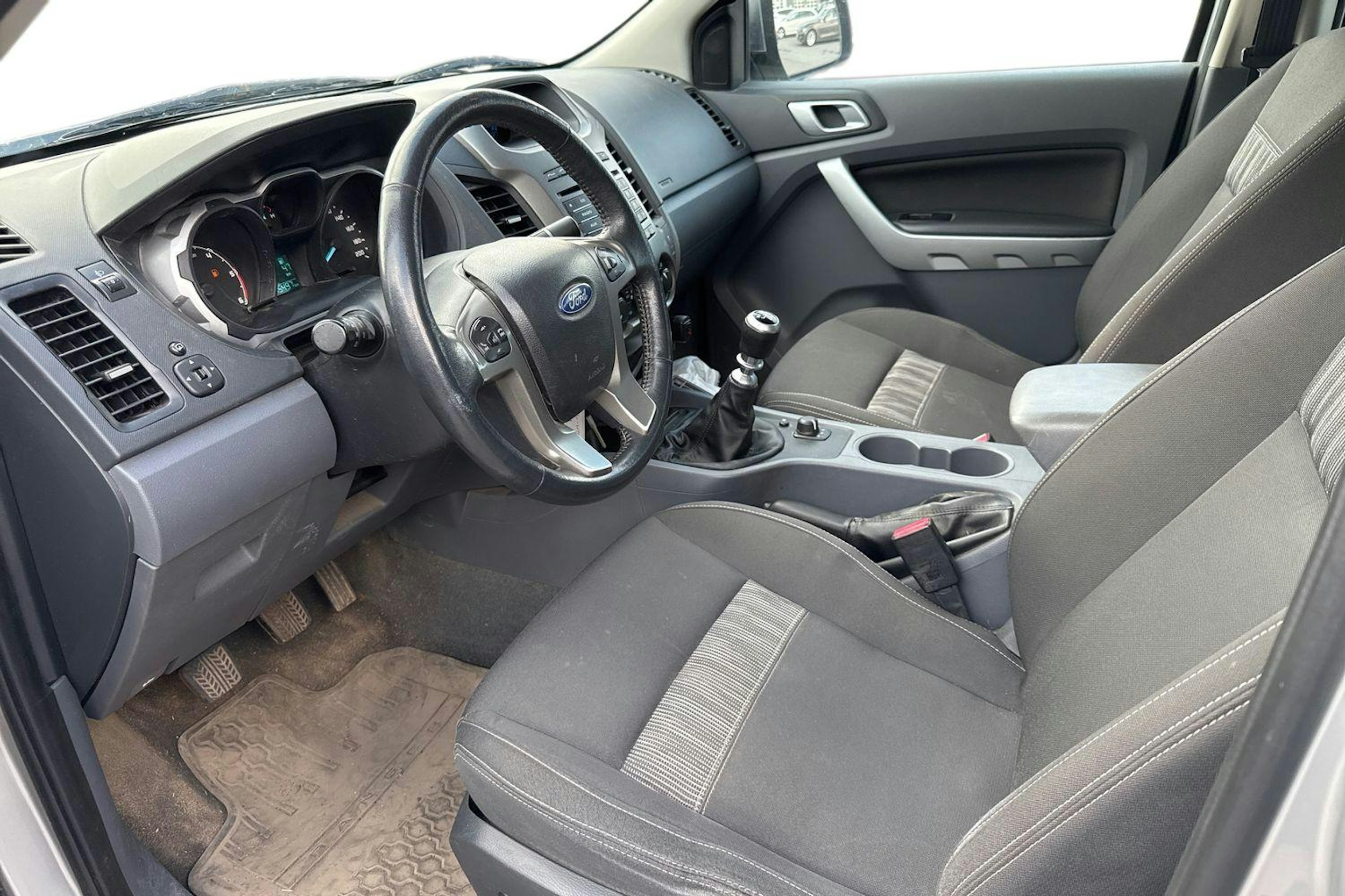 harmaa Ford Ranger 2015 kuva 3.