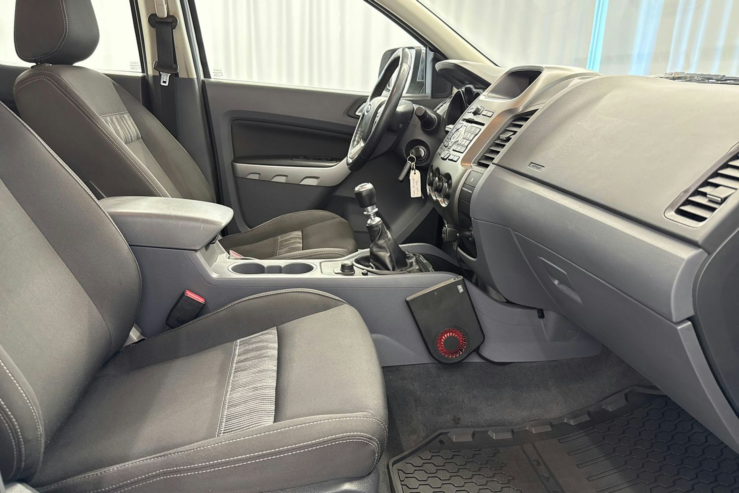harmaa Ford Ranger 2015 kuva 13.