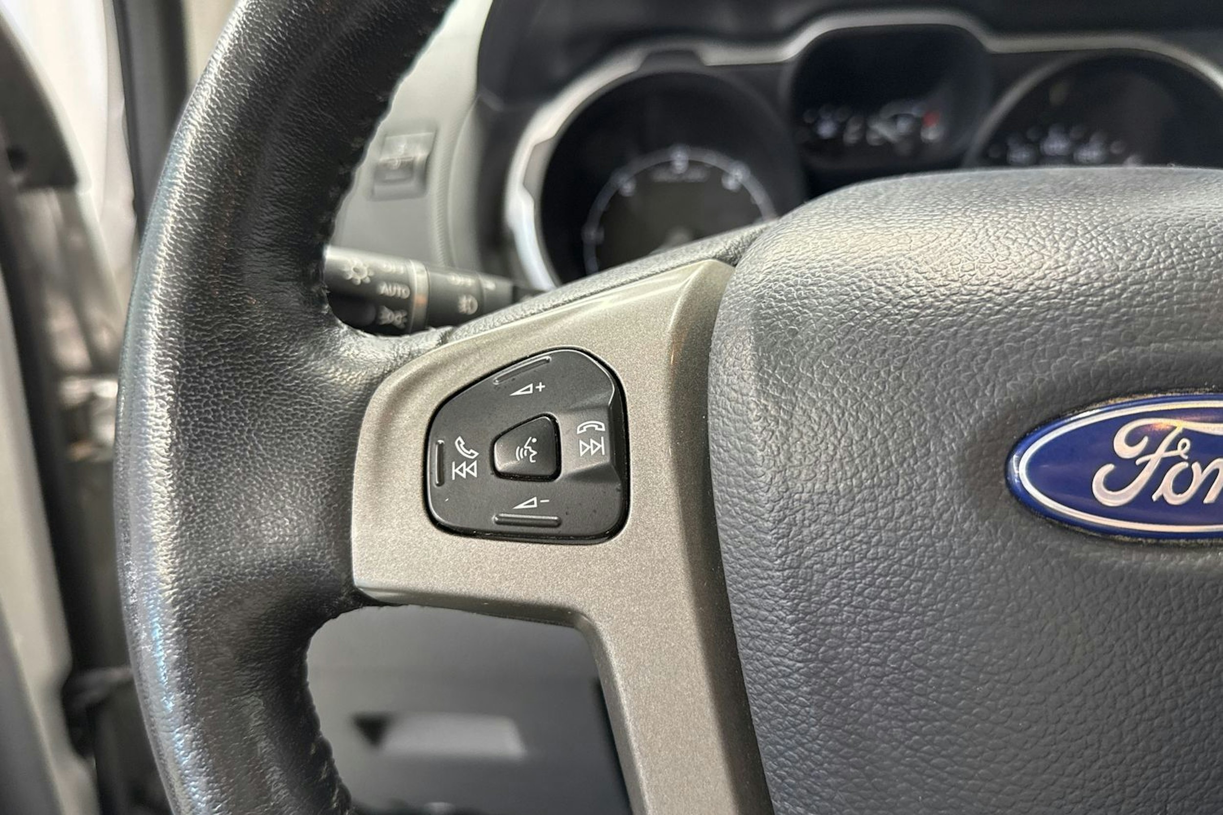 harmaa Ford Ranger 2015 kuva 15.