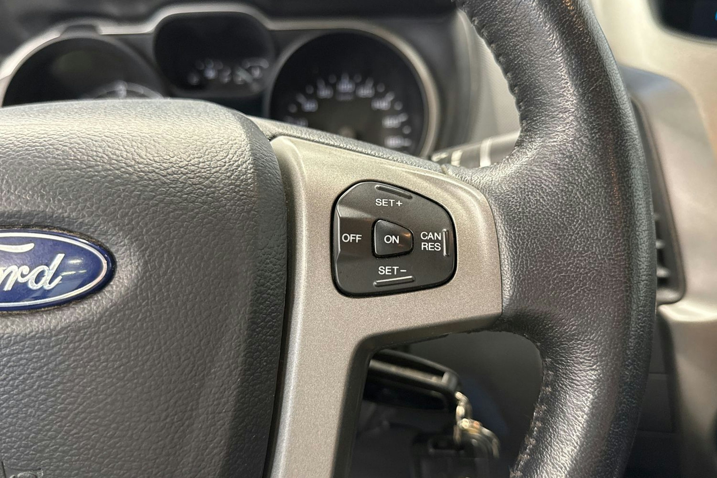 harmaa Ford Ranger 2015 kuva 16.