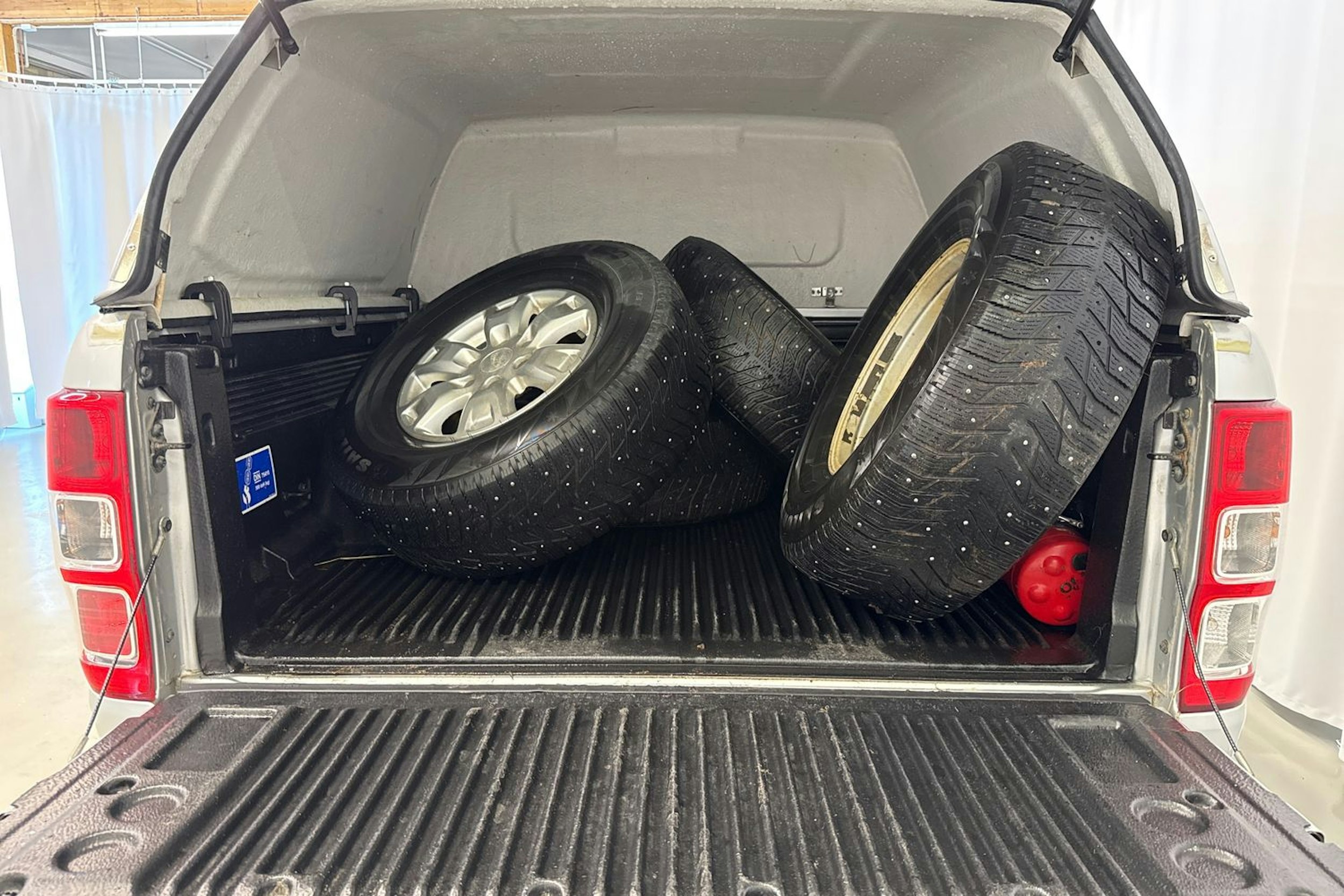 harmaa Ford Ranger 2015 kuva 25.