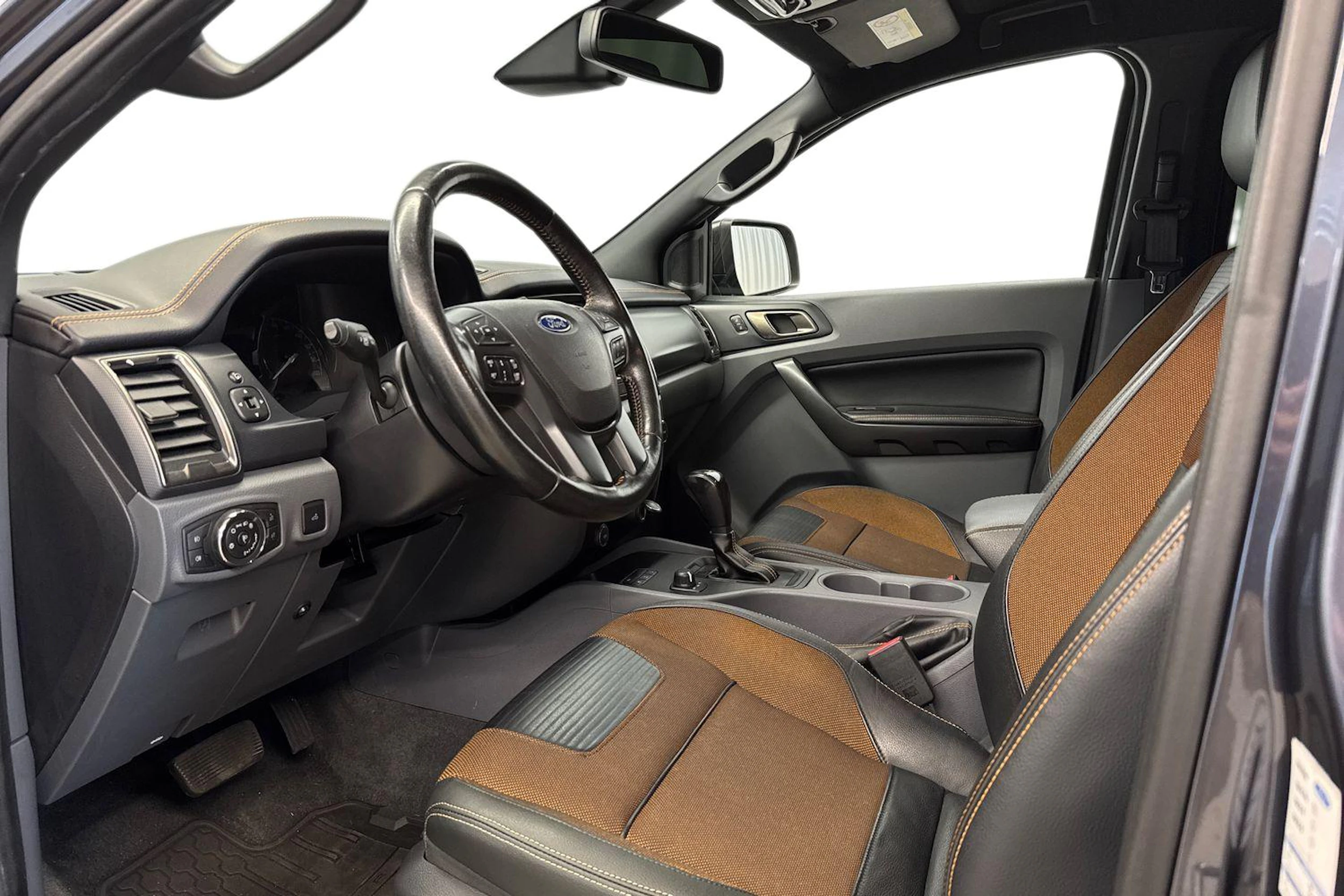 harmaa Ford Ranger 2016 kuva 8.