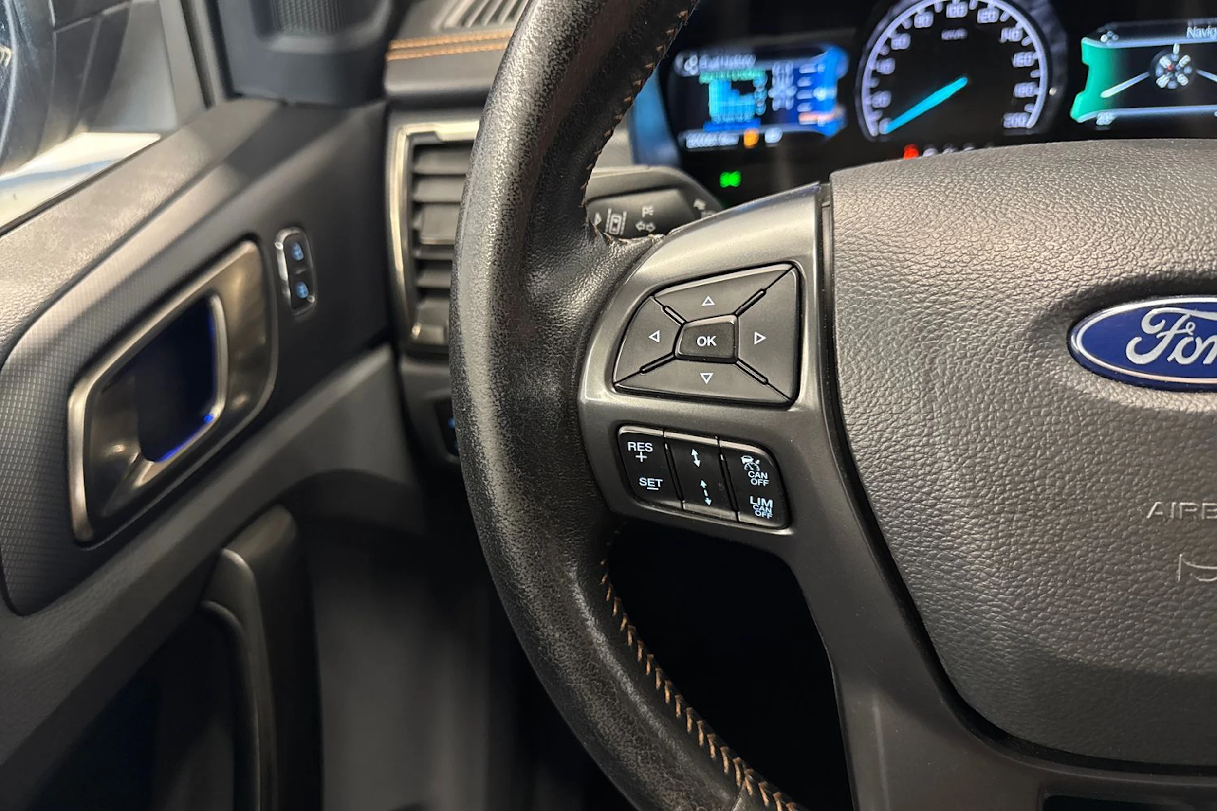 harmaa Ford Ranger 2016 kuva 16.