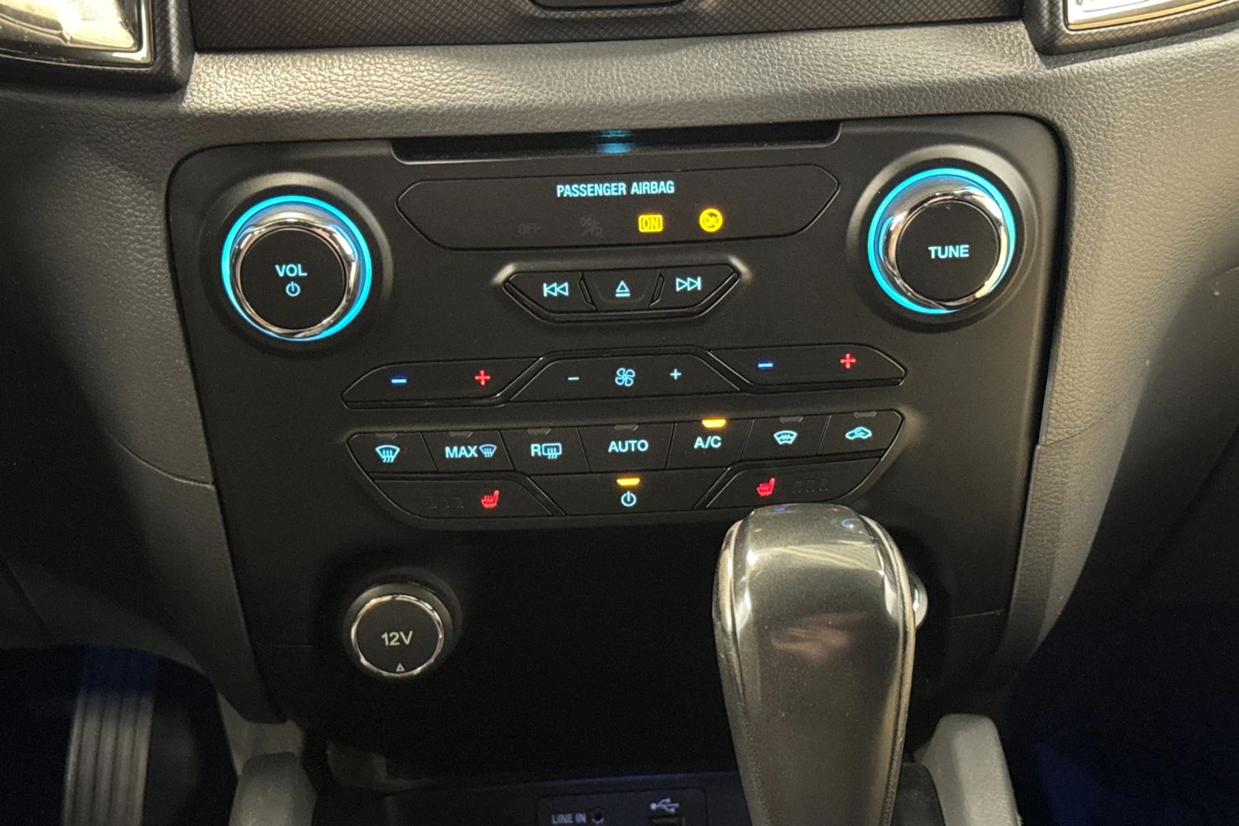 harmaa Ford Ranger 2016 kuva 22.