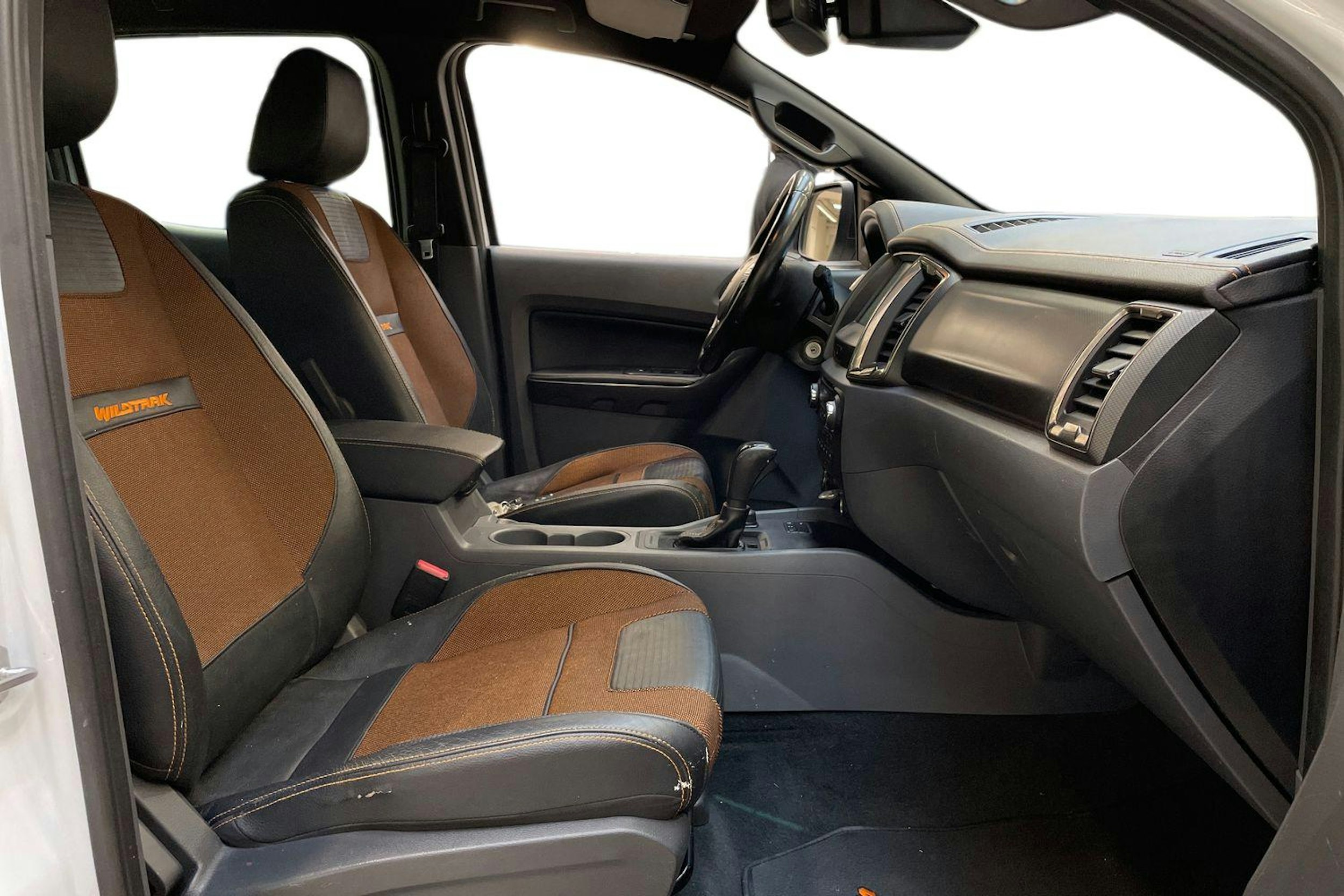 valkoinen Ford Ranger 2016 kuva 11.