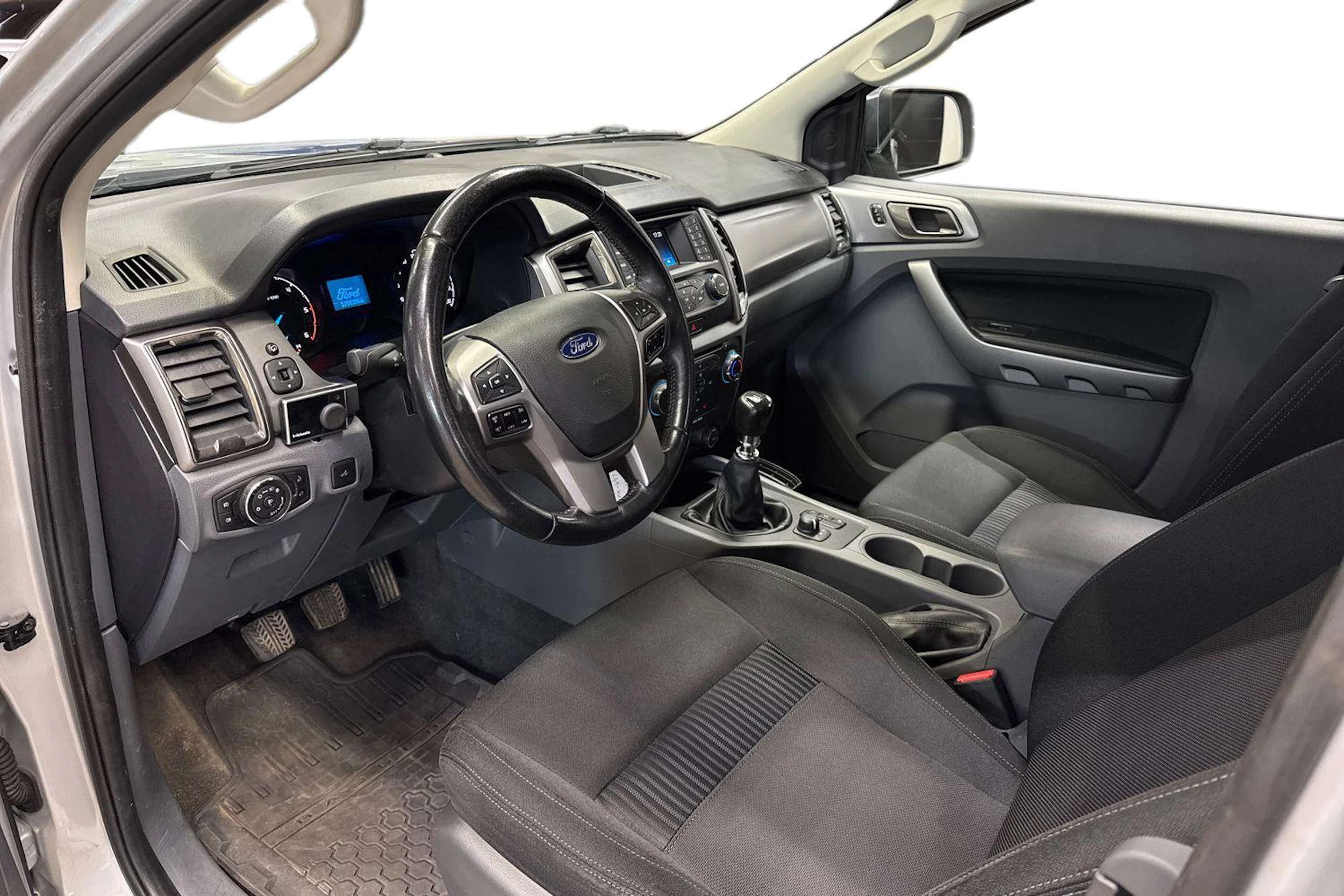 harmaa Ford Ranger 2016 kuva 8.