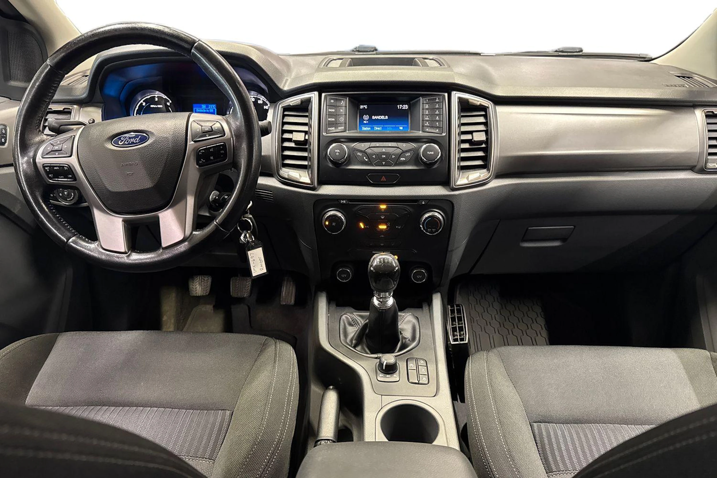 harmaa Ford Ranger 2016 kuva 9.