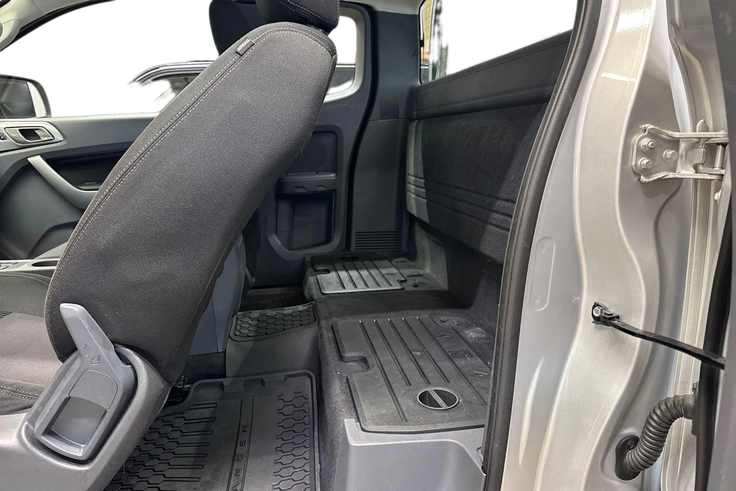 harmaa Ford Ranger 2016 kuva 11.