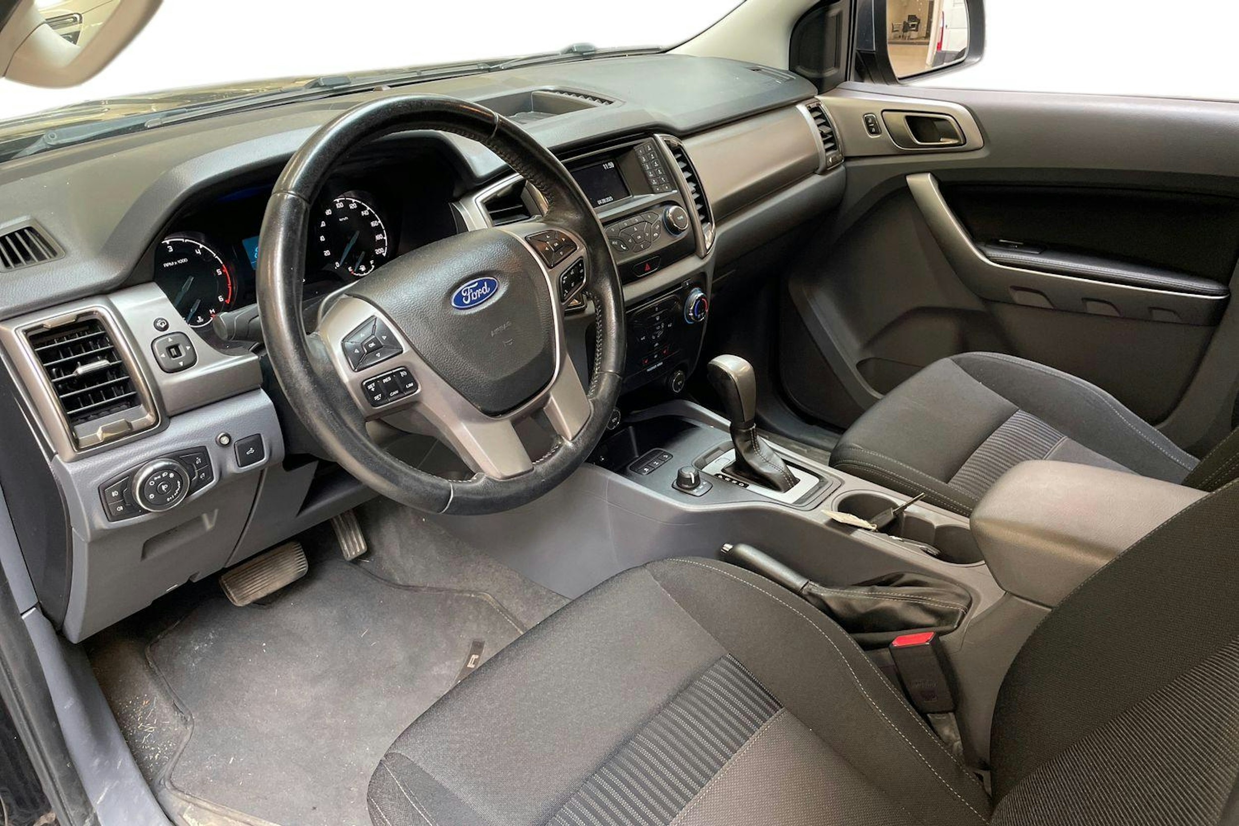 musta Ford Ranger 2016 kuva 3.