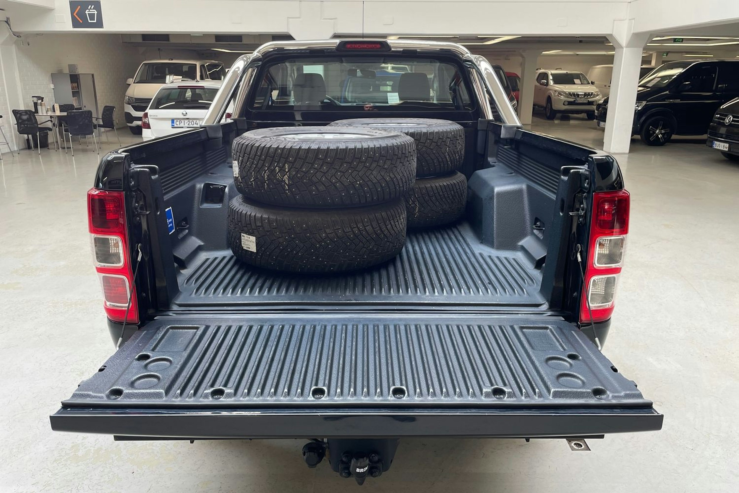 musta Ford Ranger 2016 kuva 13.