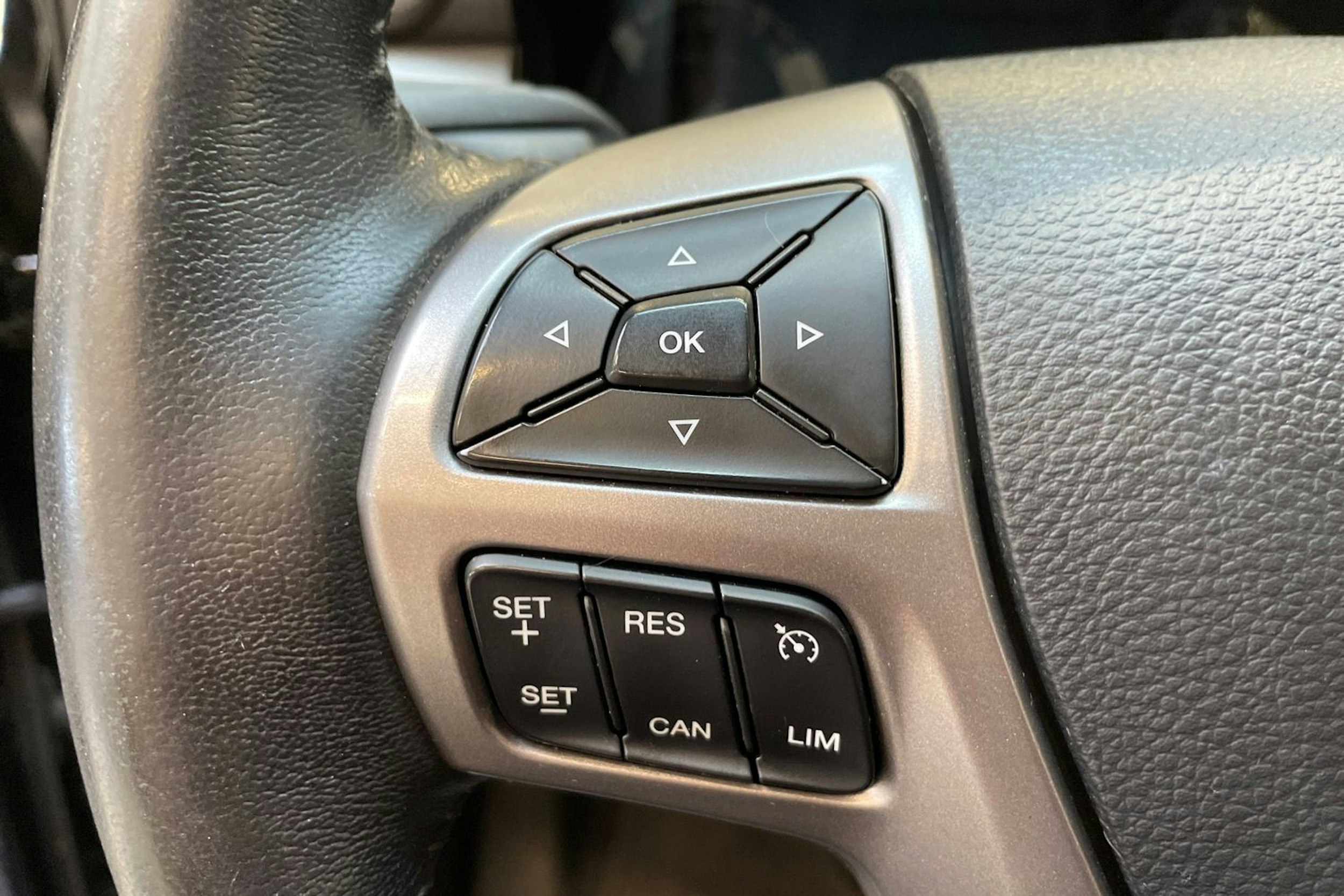 musta Ford Ranger 2016 kuva 17.
