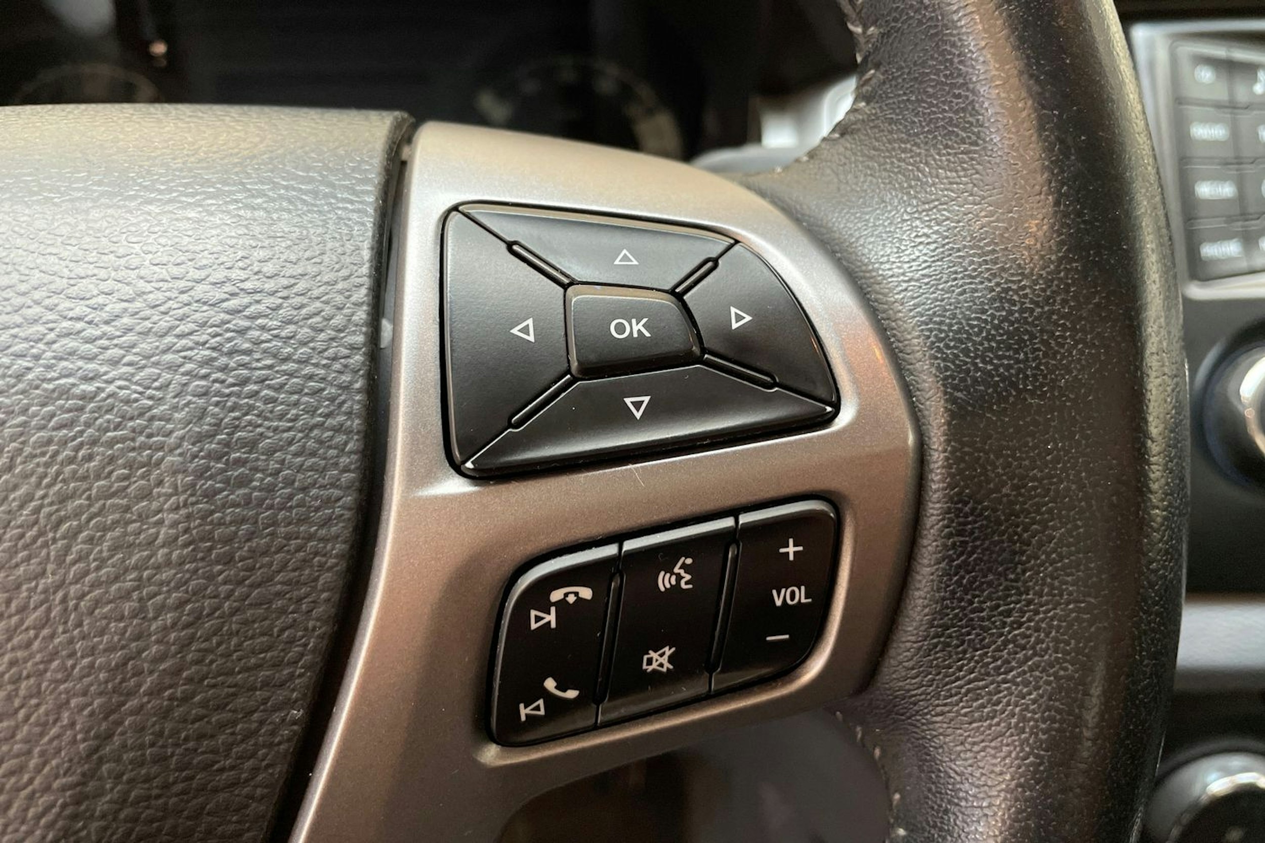 musta Ford Ranger 2016 kuva 18.