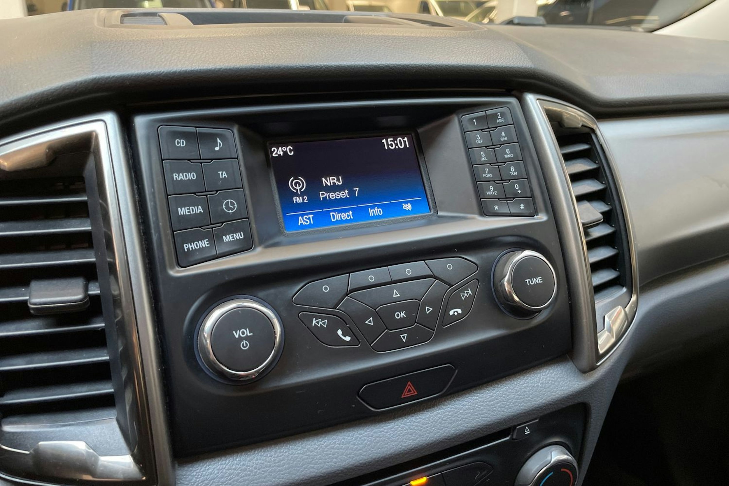 musta Ford Ranger 2016 kuva 20.
