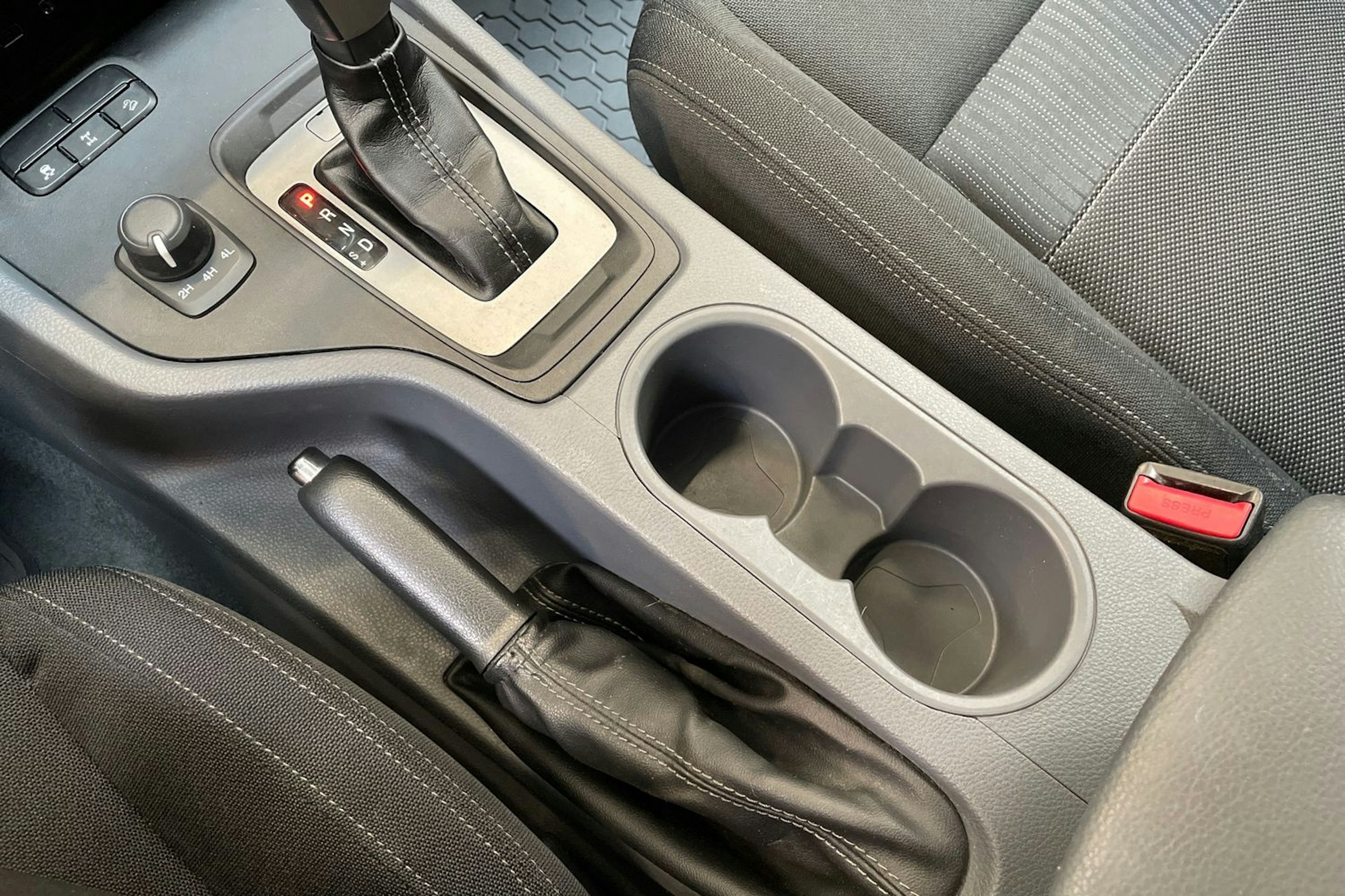musta Ford Ranger 2016 kuva 24.