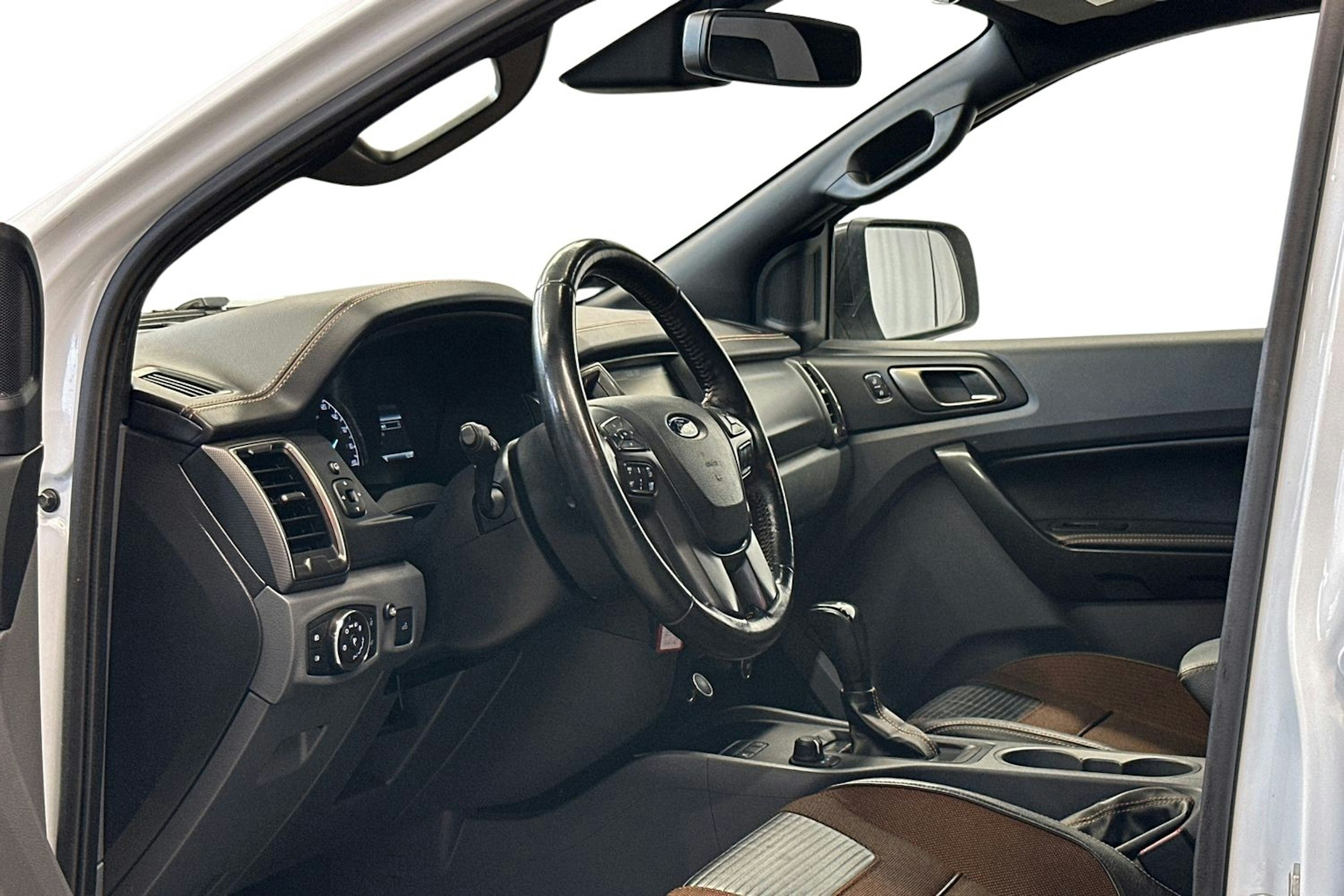 valkoinen Ford Ranger 2016 kuva 6.