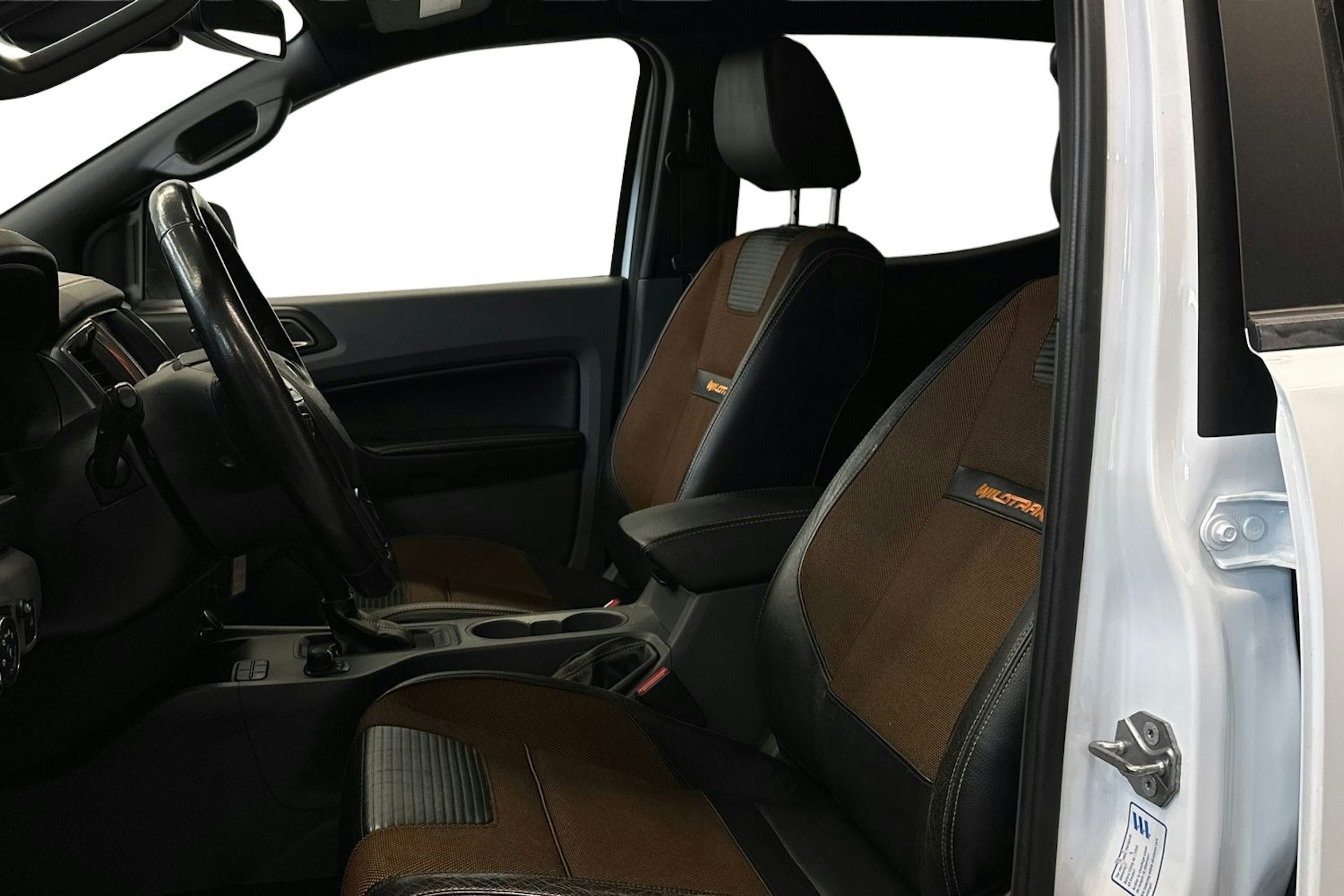 valkoinen Ford Ranger 2016 kuva 8.