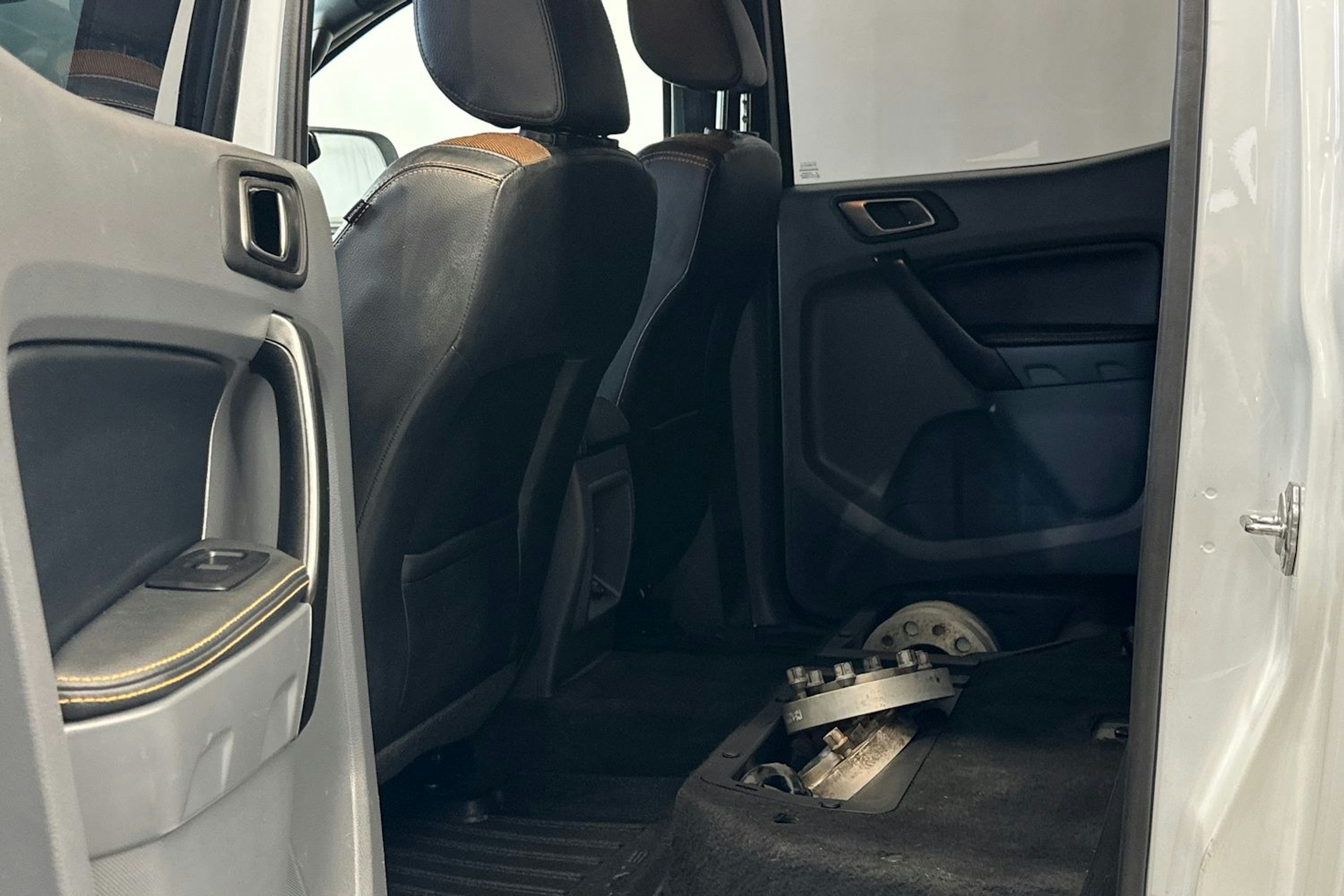 valkoinen Ford Ranger 2016 kuva 24.