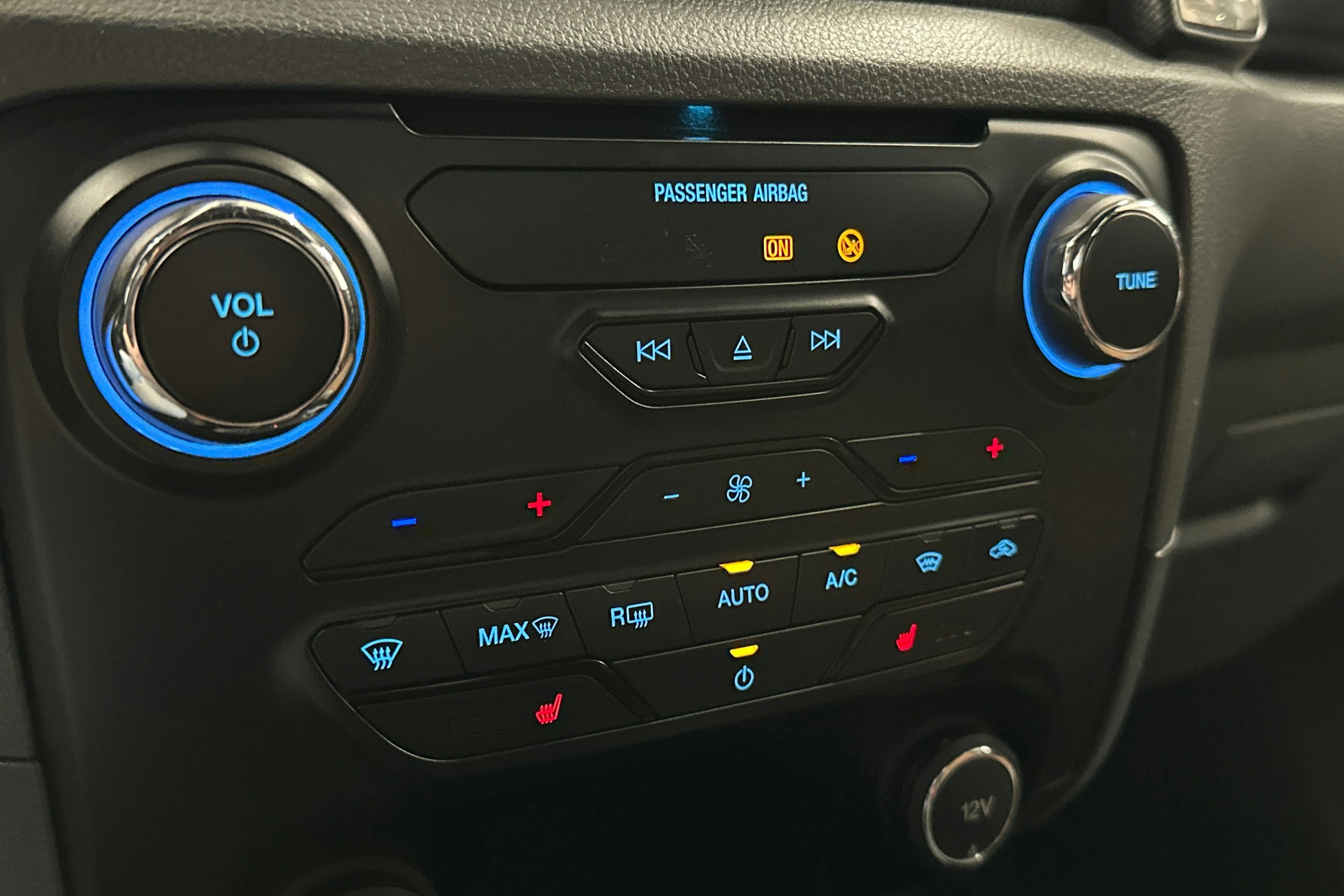 valkoinen Ford Ranger 2016 kuva 21.