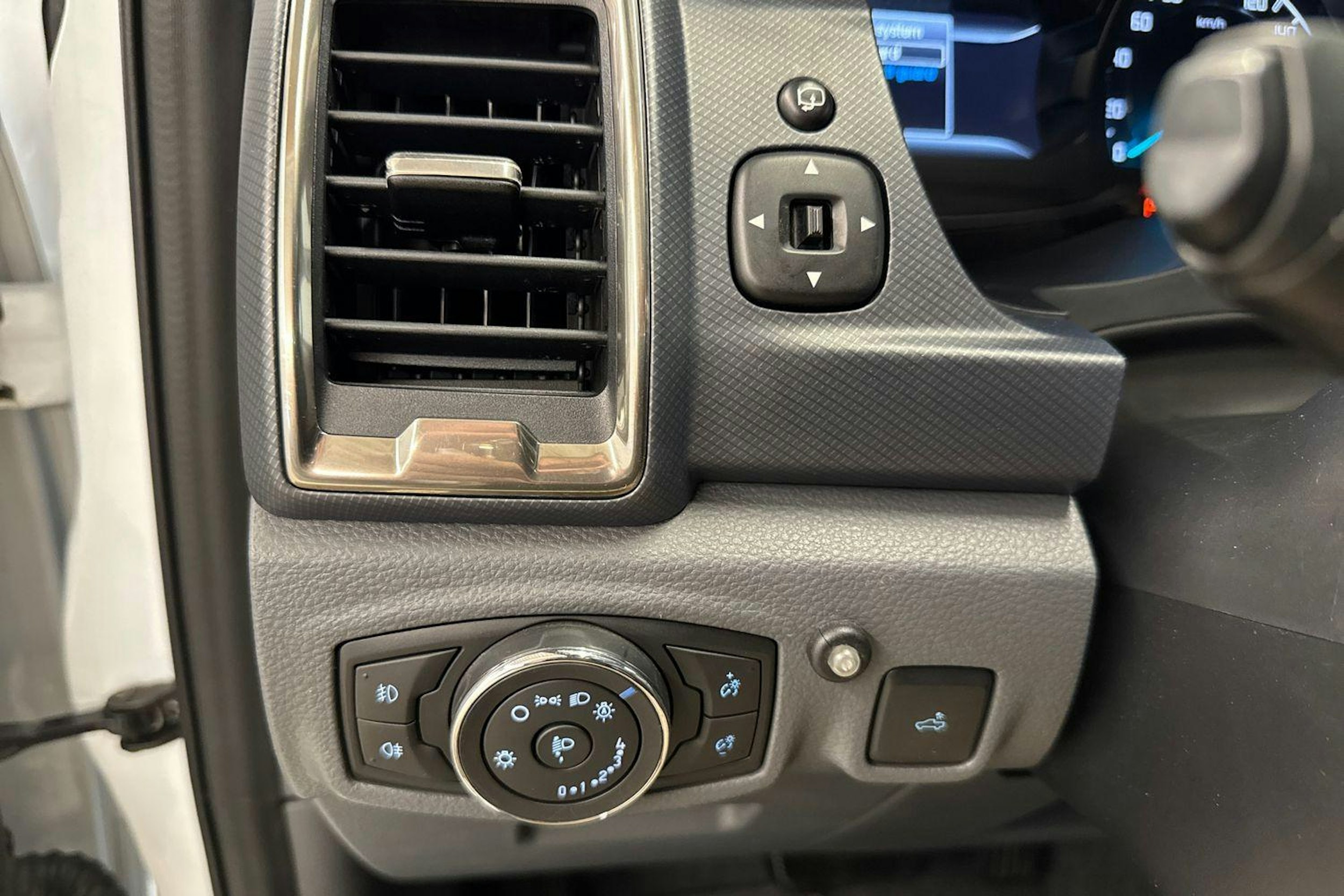 valkoinen Ford Ranger 2016 kuva 8.