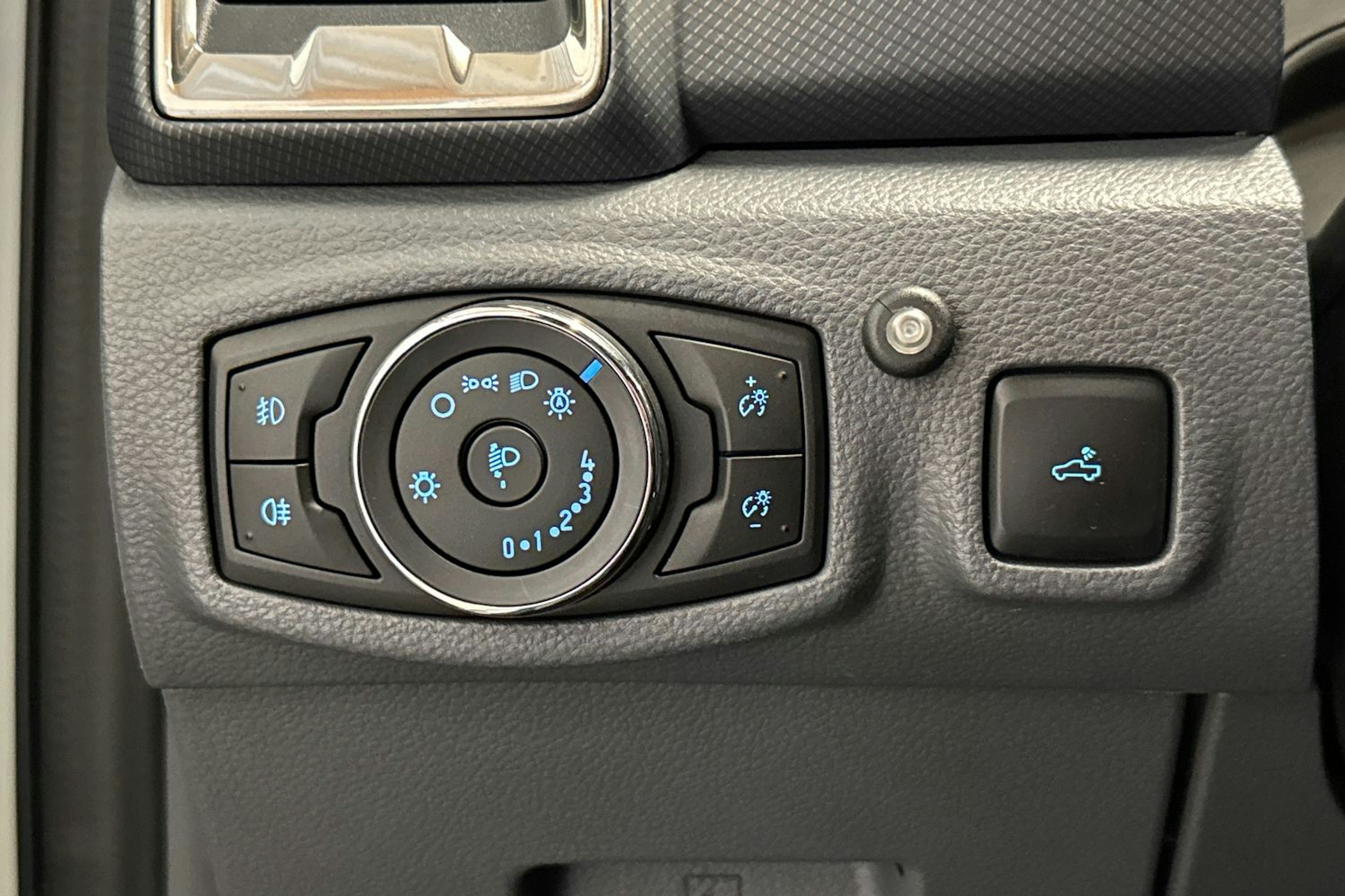 valkoinen Ford Ranger 2016 kuva 23.