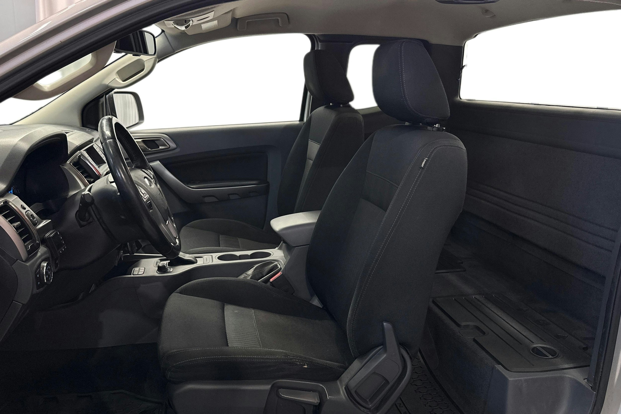 harmaa Ford Ranger 2016 kuva 8.