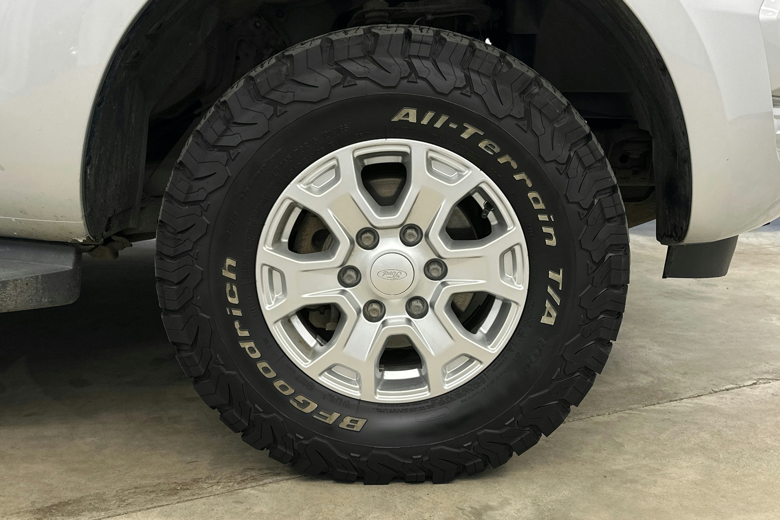 harmaa Ford Ranger 2016 kuva 9.
