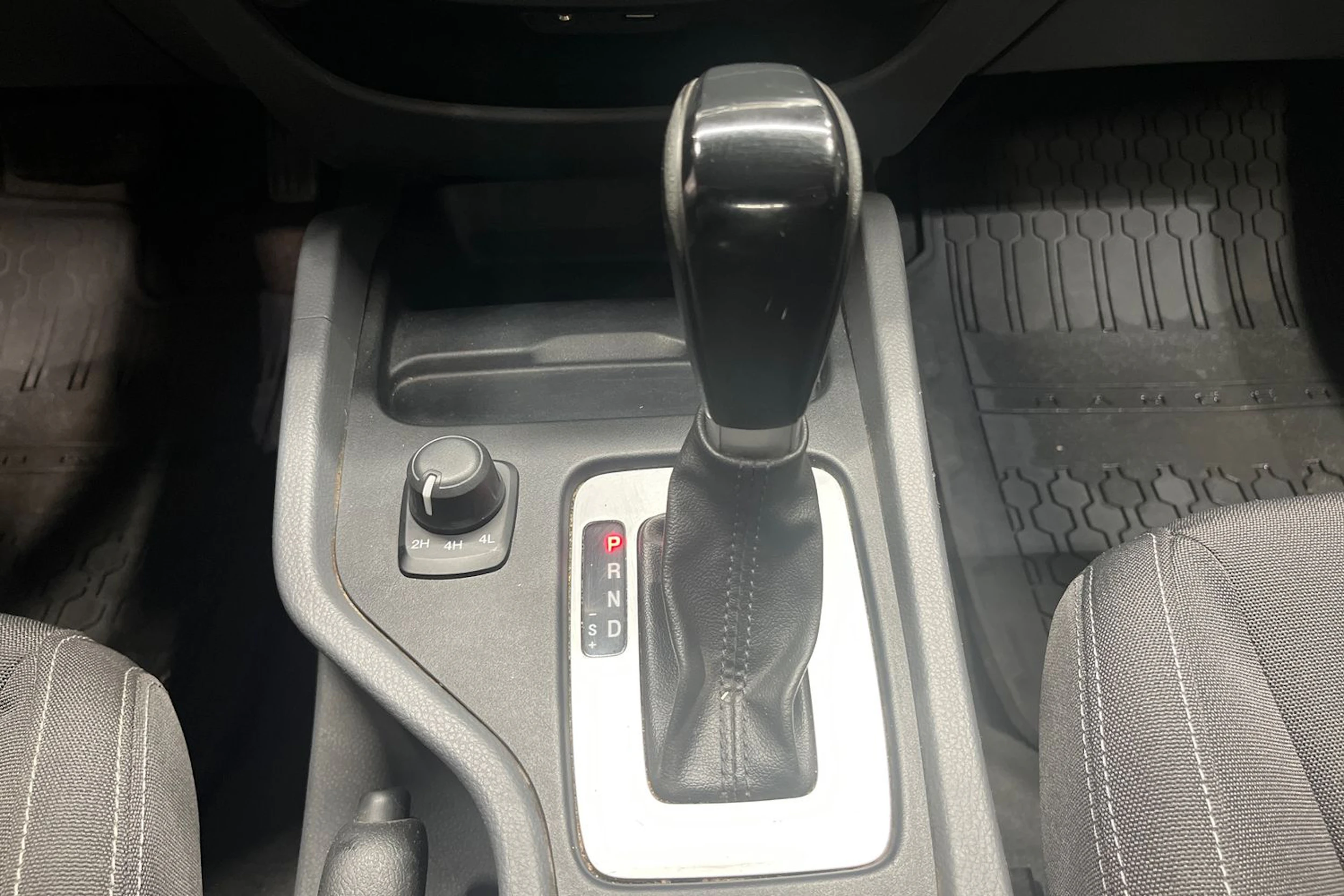 musta Ford Ranger 2016 kuva 15.
