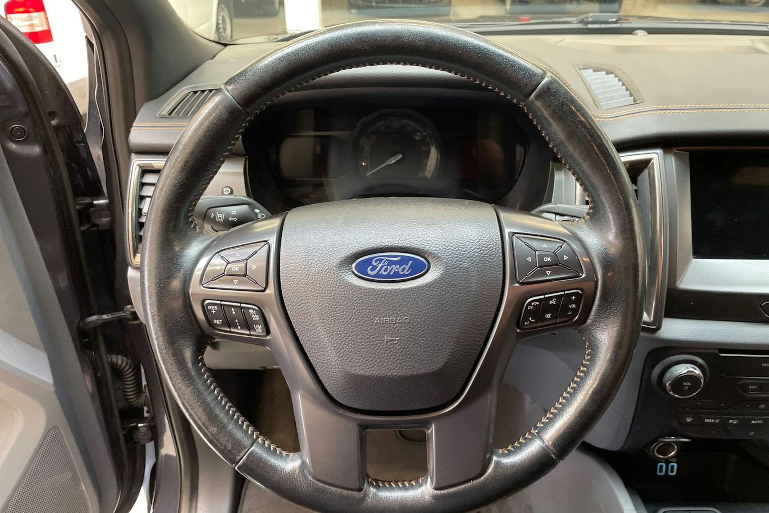 harmaa Ford Ranger 2017 kuva 29.