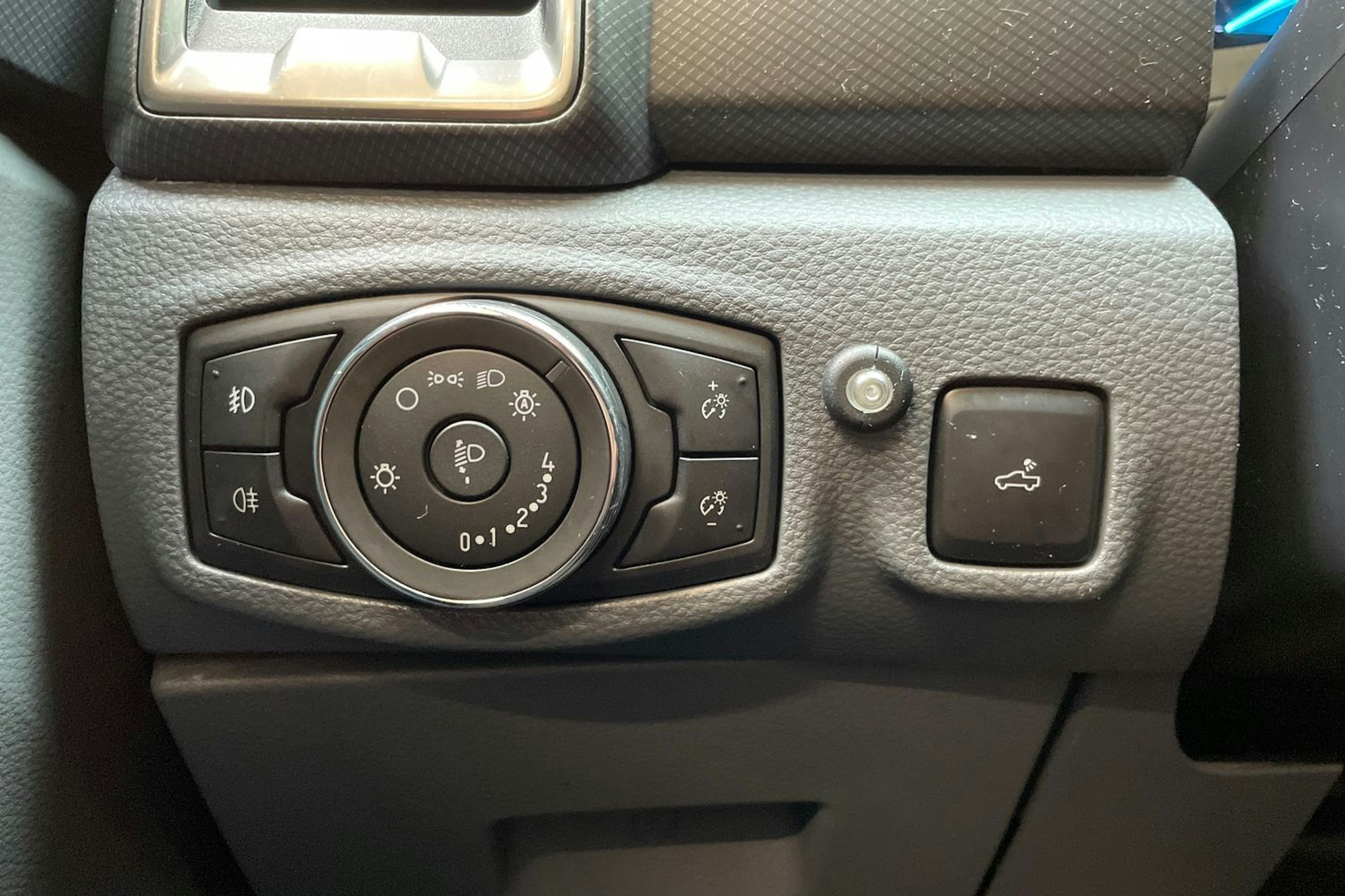 harmaa Ford Ranger 2017 kuva 16.