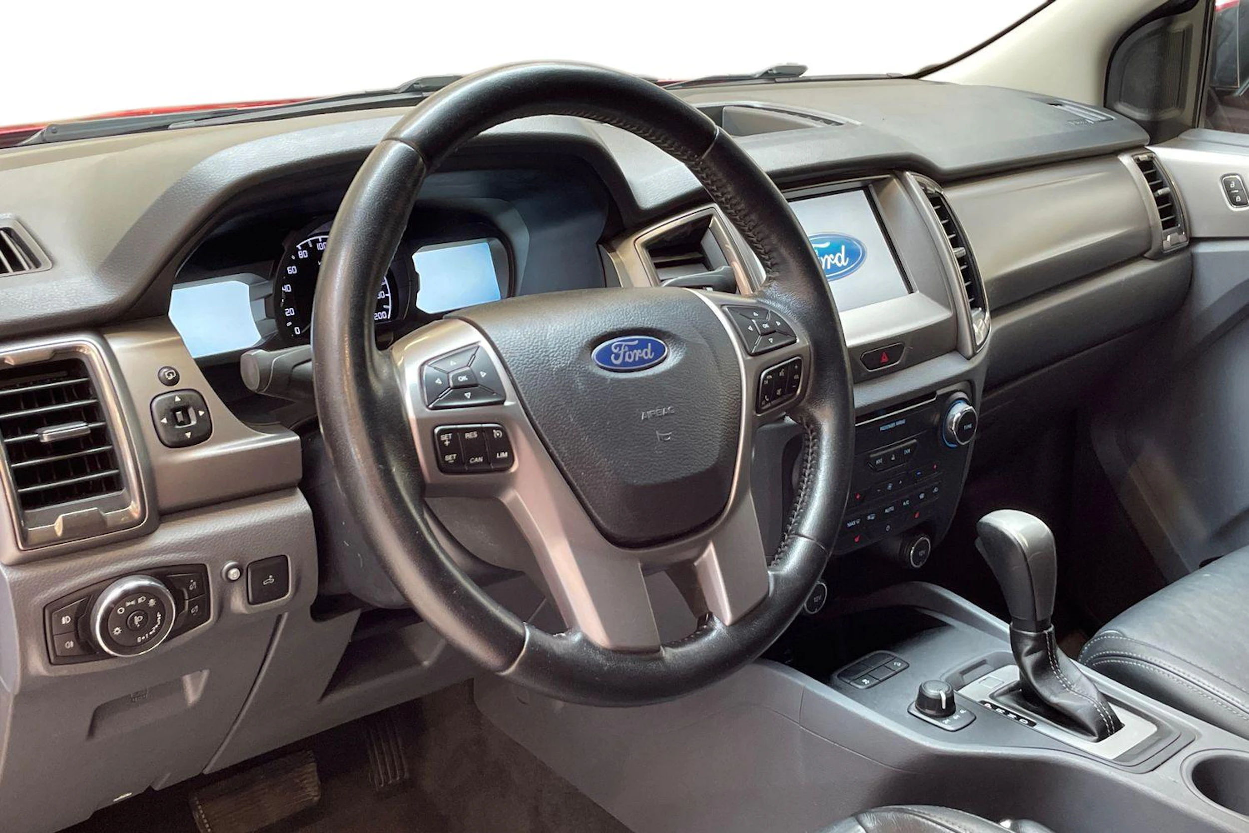 punainen Ford Ranger 2017 kuva 9.