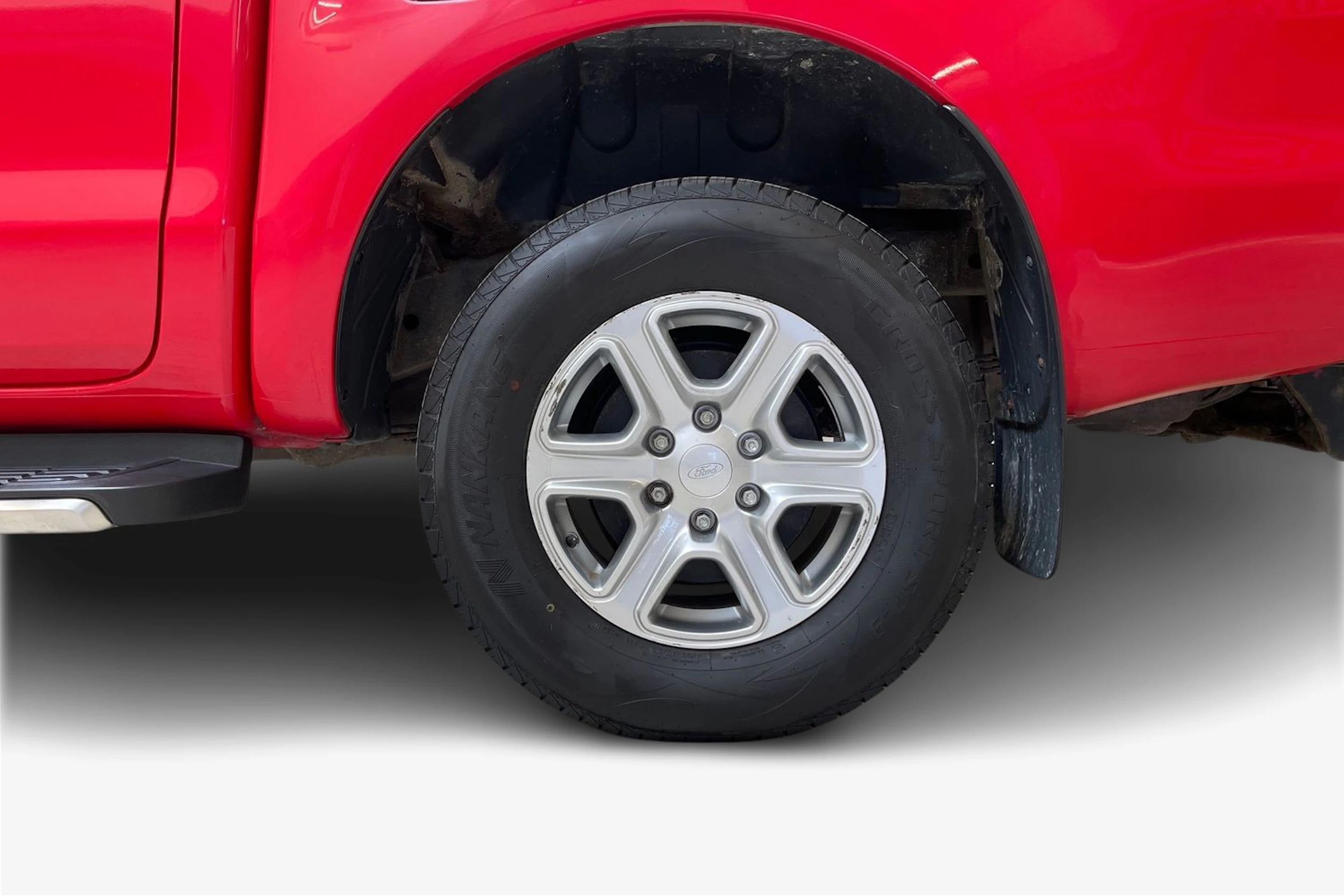 punainen Ford Ranger 2017 kuva 12.