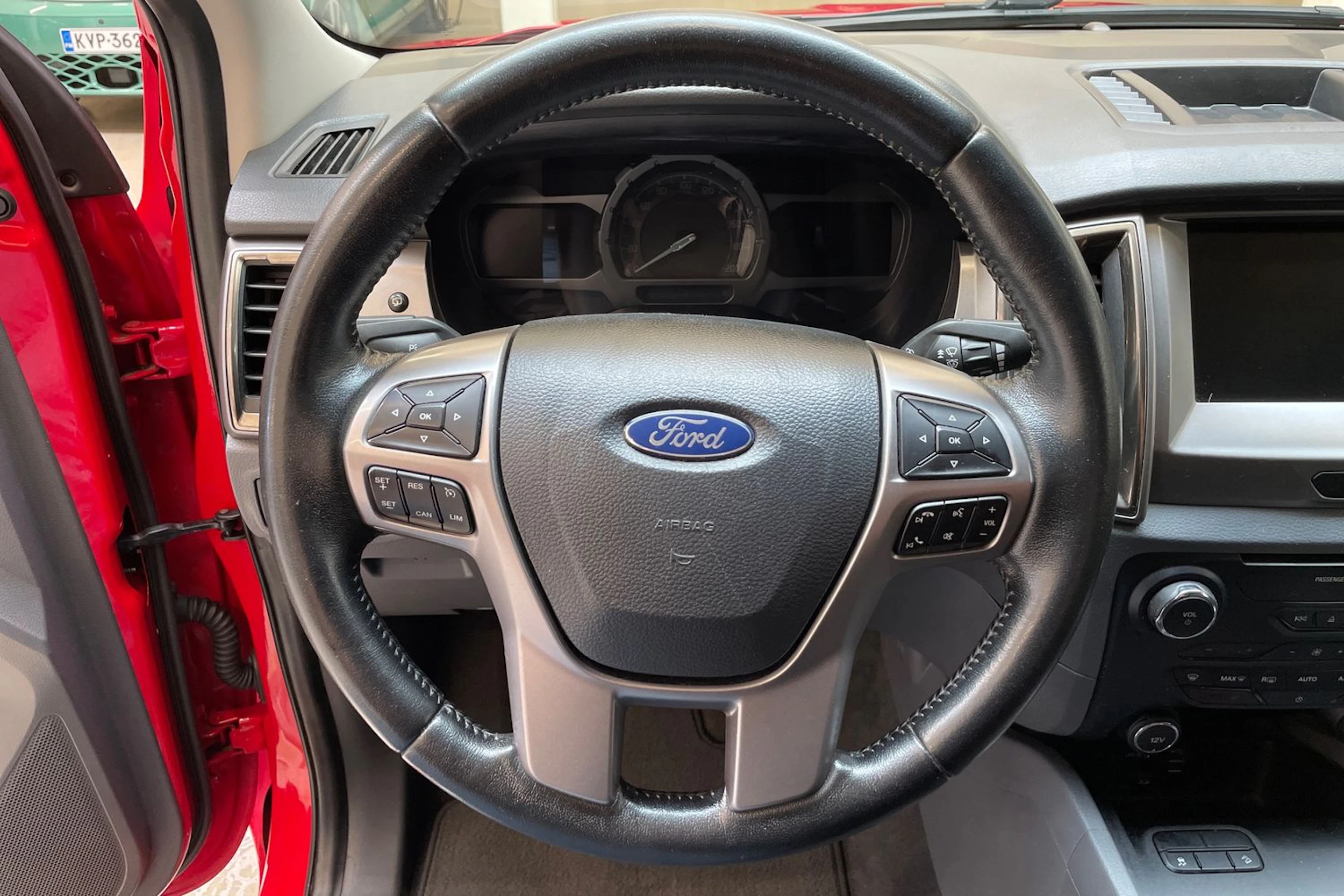 punainen Ford Ranger 2017 kuva 16.