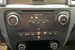 punainen Ford Ranger 2017 kuva 25.