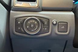 punainen Ford Ranger 2017 kuva 29.