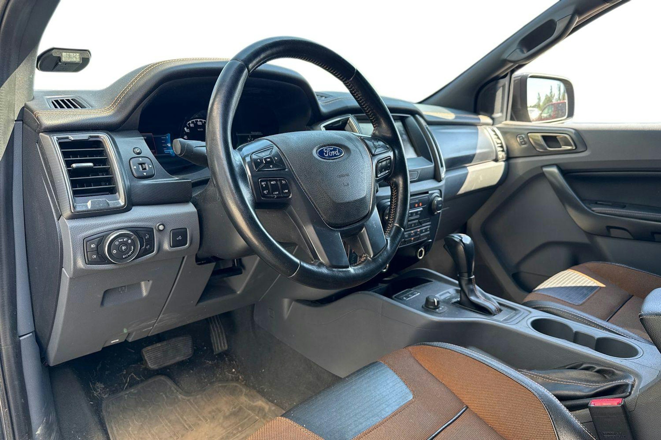 harmaa Ford Ranger 2017 kuva 3.