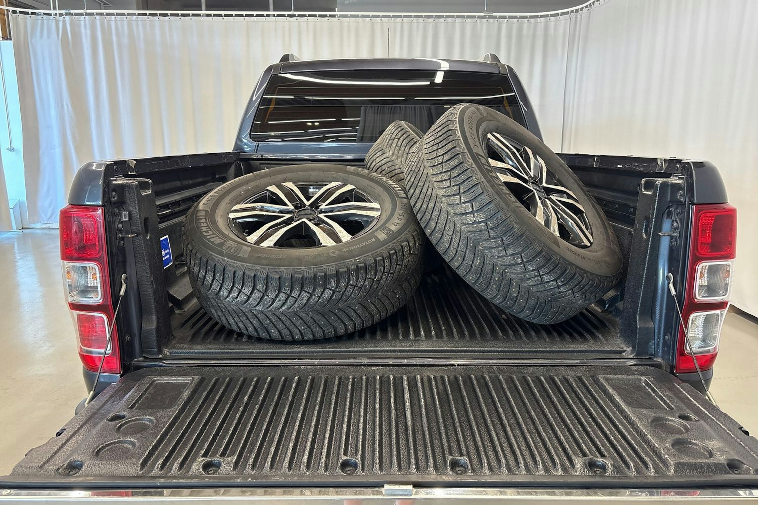 harmaa Ford Ranger 2017 kuva 25.