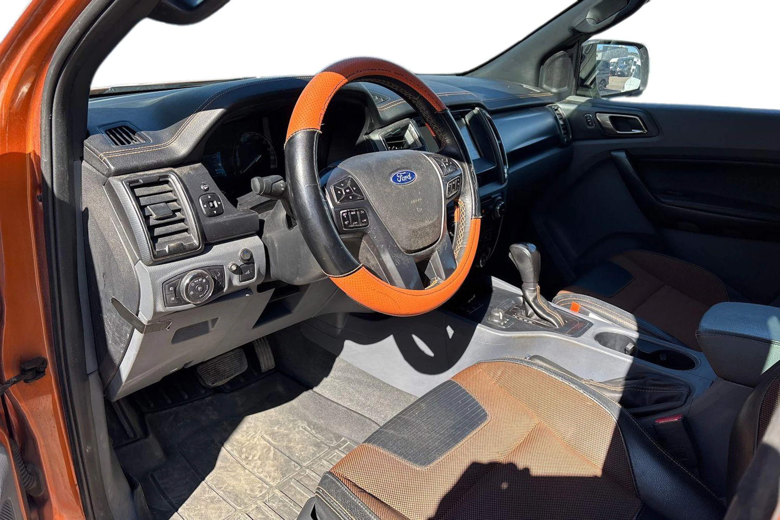 met. oranssi Ford Ranger 2018 kuva 3.
