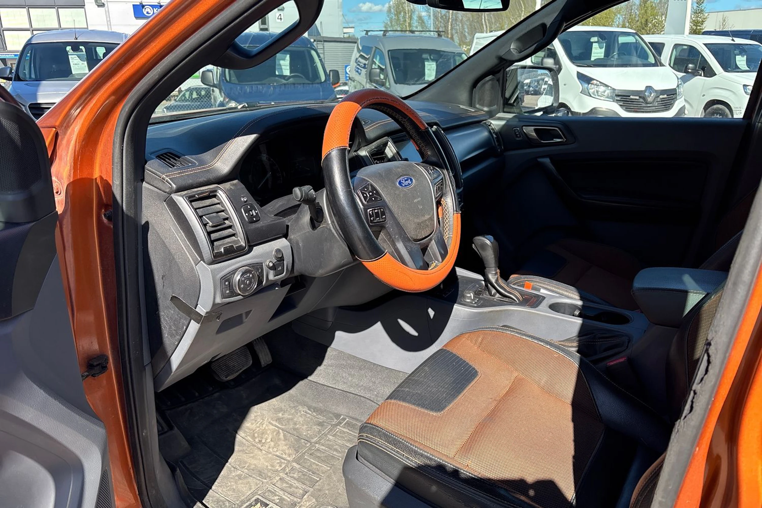 met. oranssi Ford Ranger 2018 kuva 6.