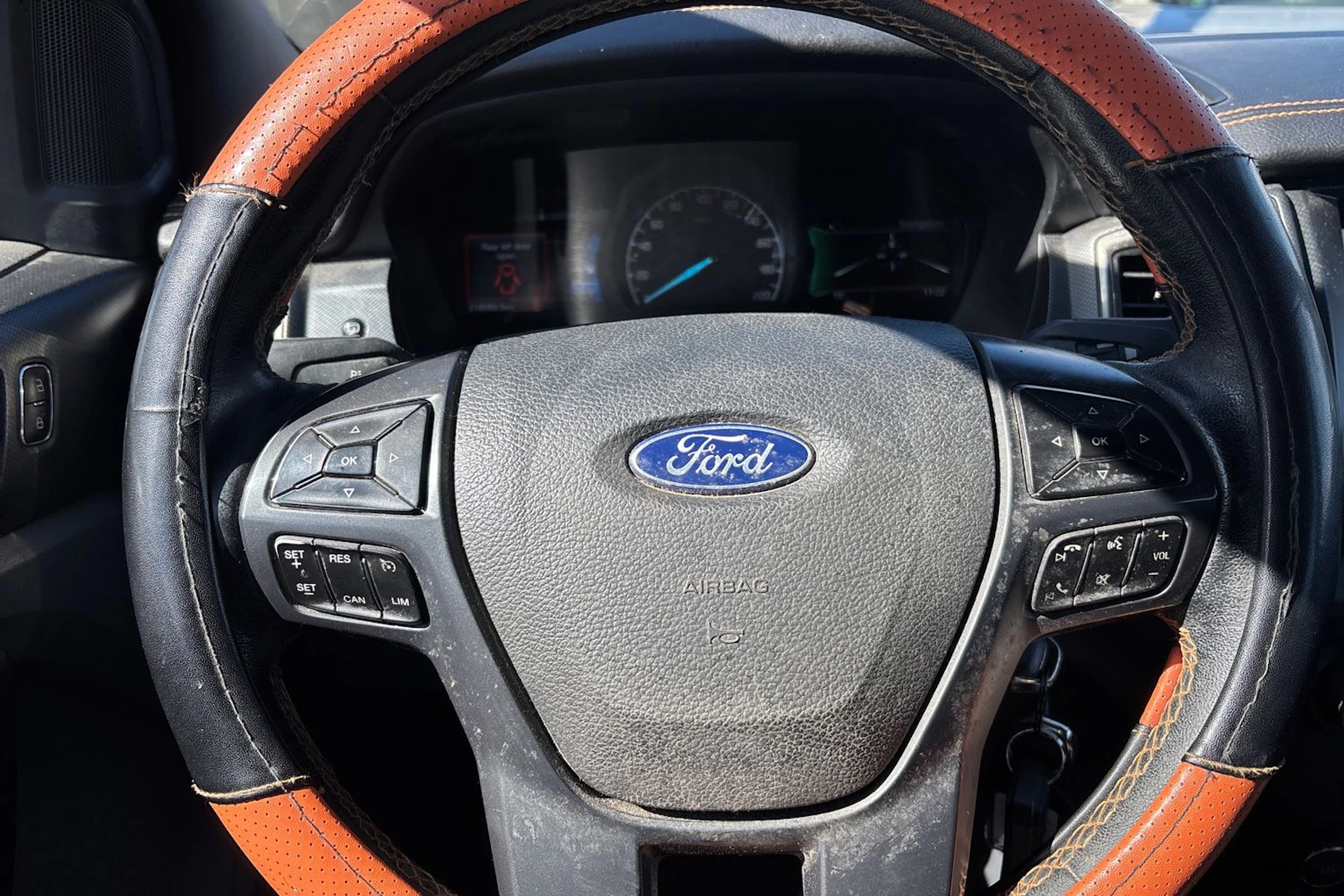 met. oranssi Ford Ranger 2018 kuva 11.