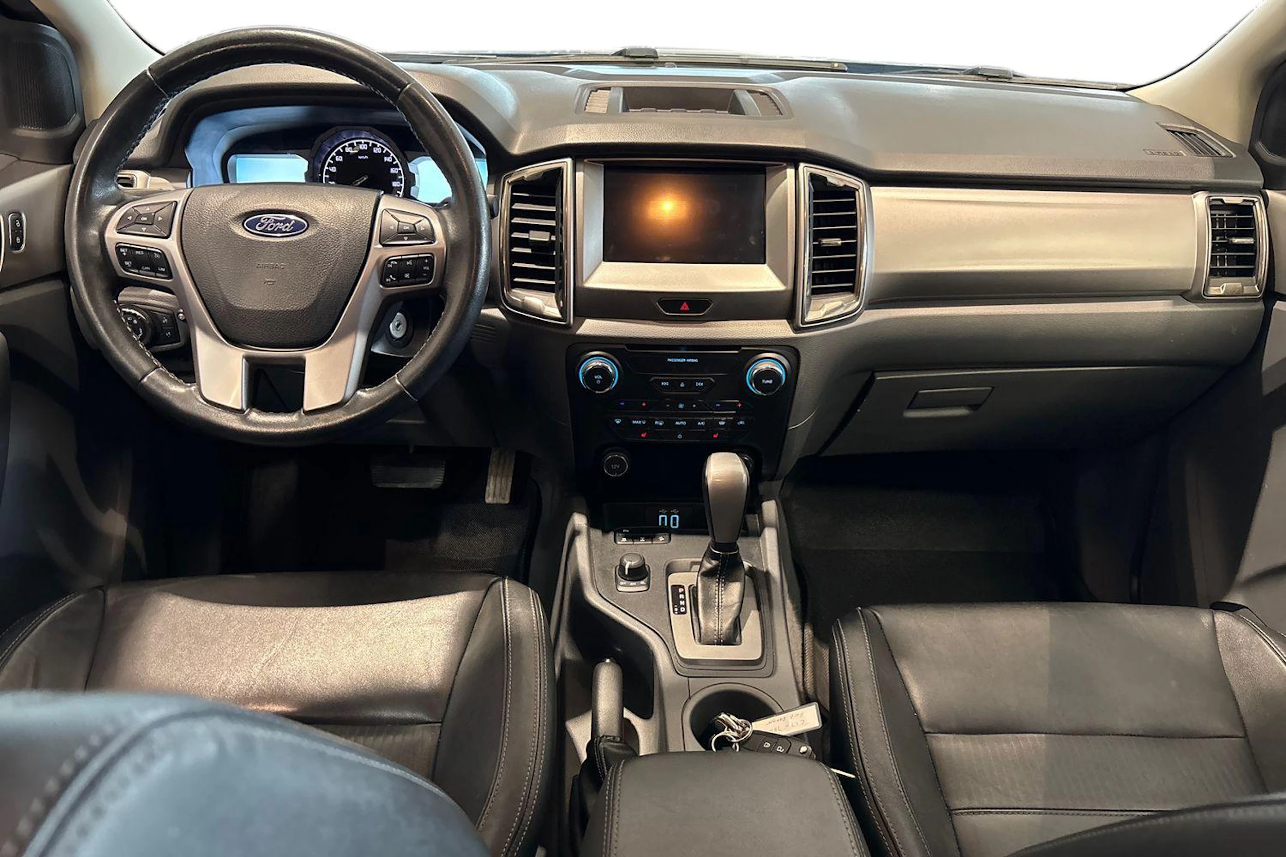 Musta Ford RANGER 2018 kuva 9.