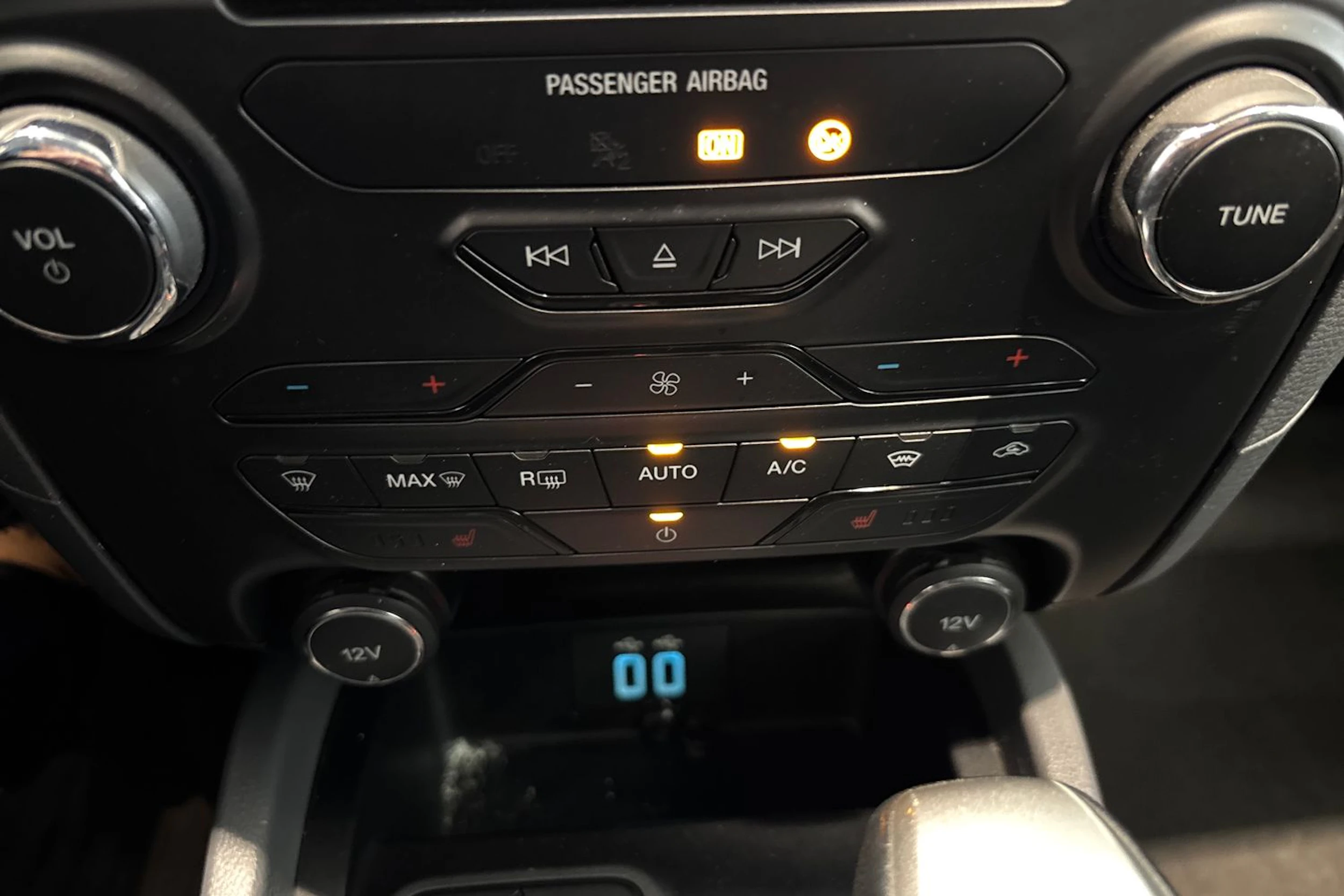 Musta Ford RANGER 2018 kuva 19.