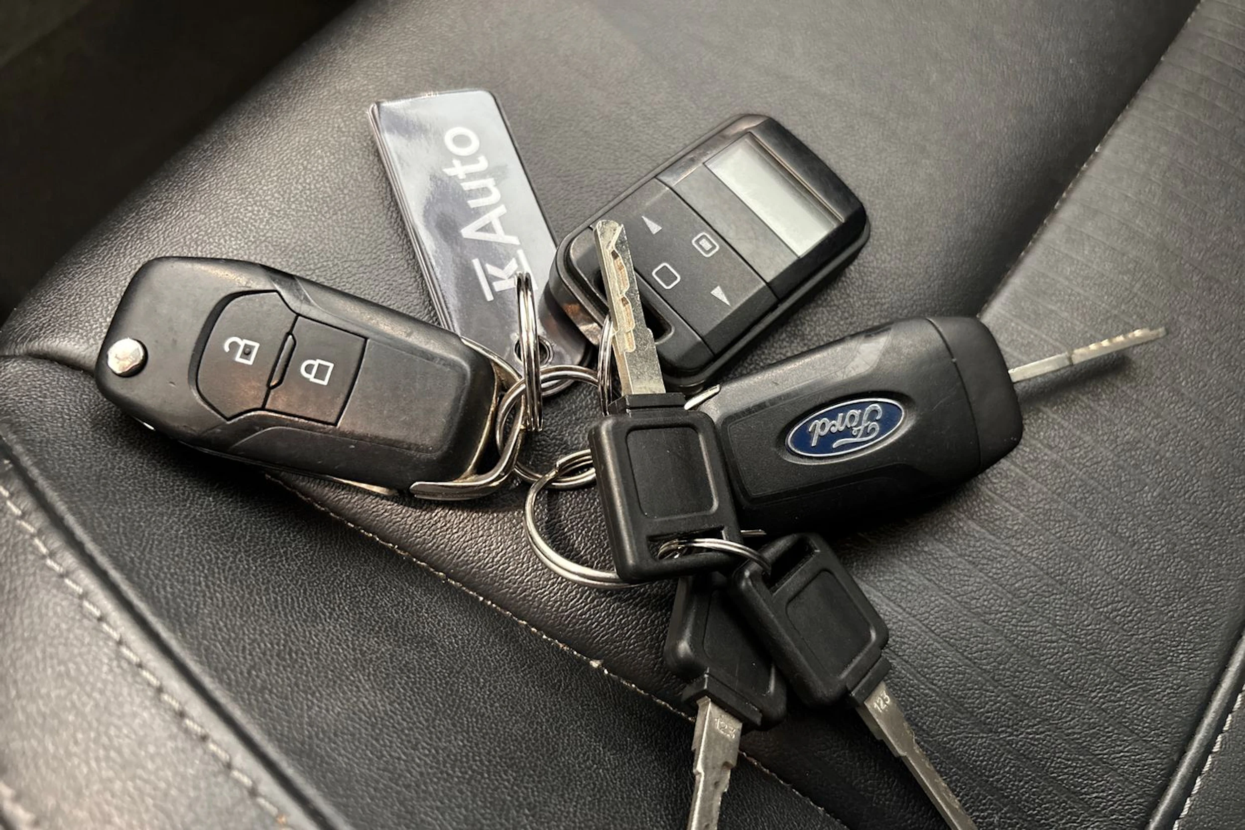 Musta Ford RANGER 2018 kuva 21.