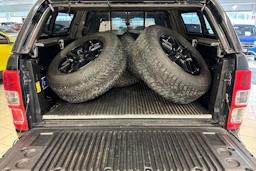 Musta Ford RANGER 2018 kuva 33.