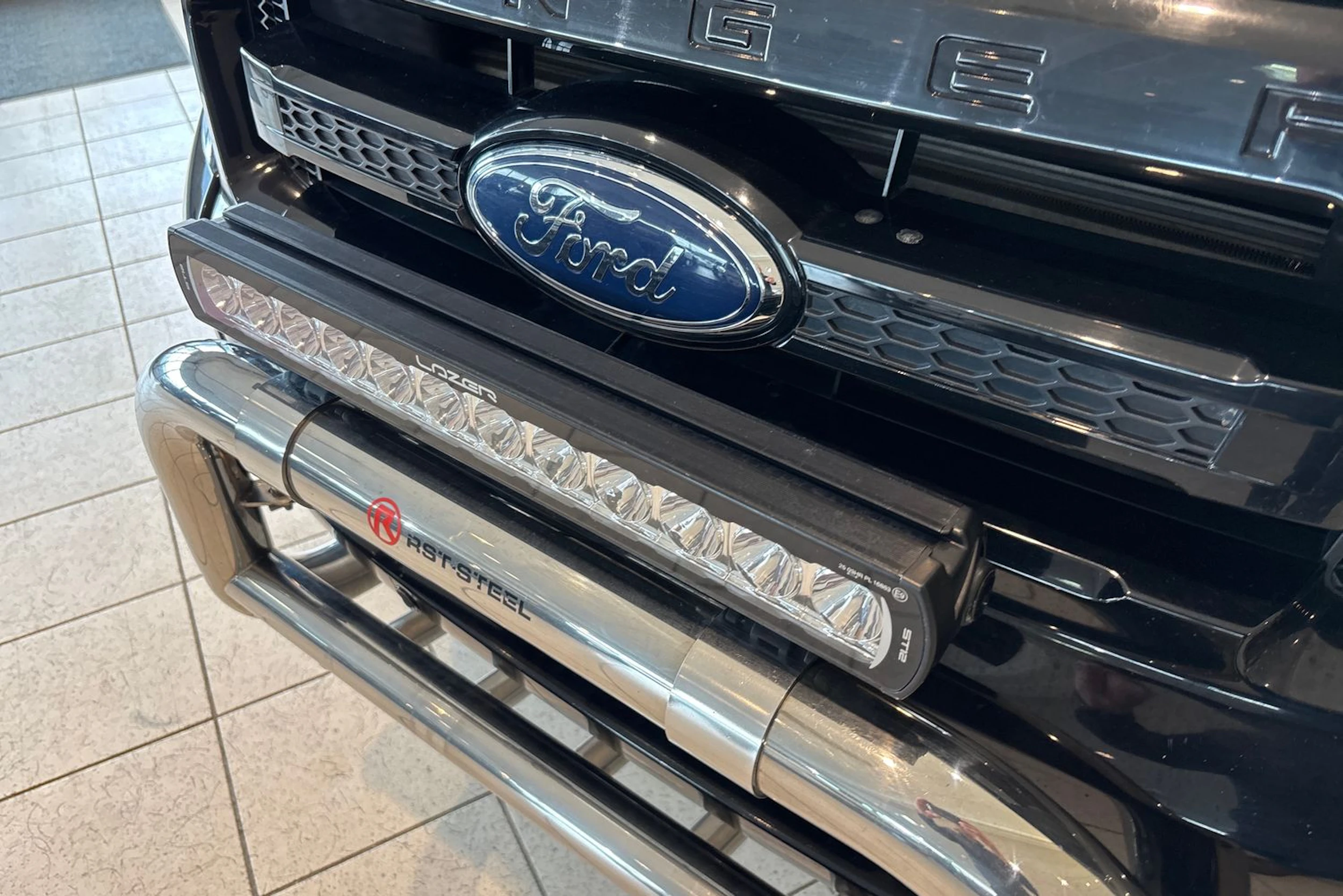 Musta Ford RANGER 2018 kuva 36.